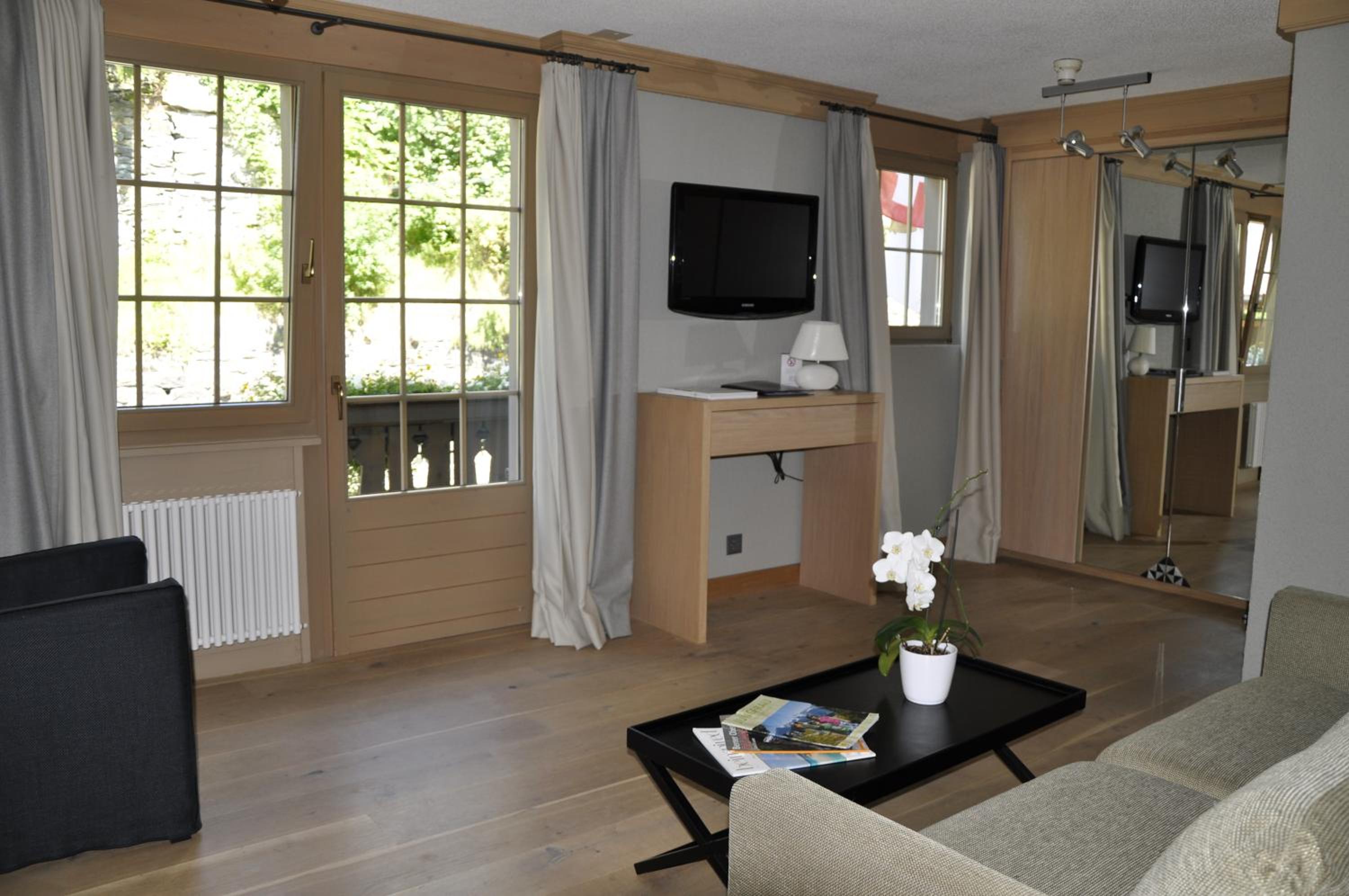 Suite with Mountain View photo 2