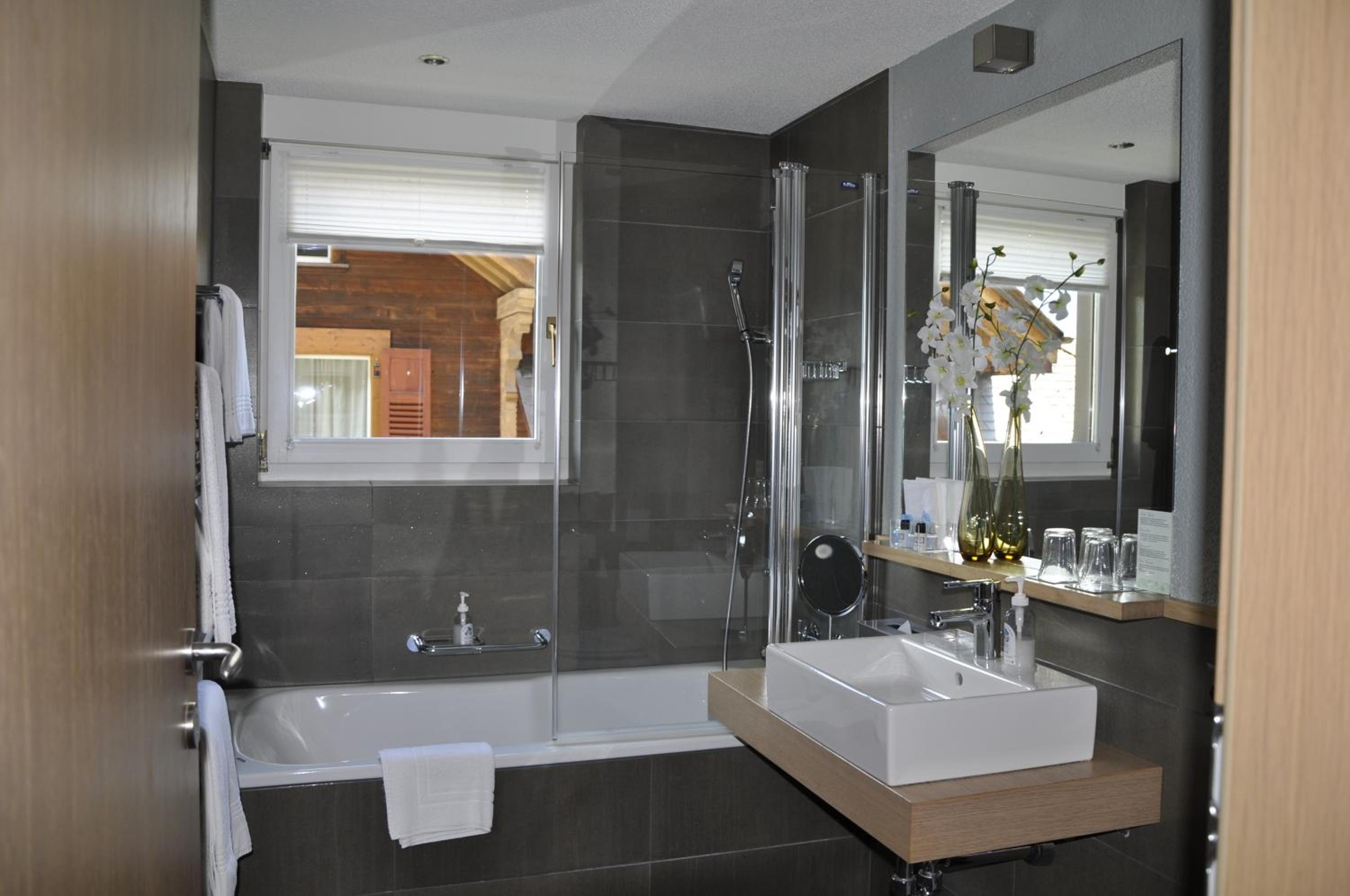 Suite with Mountain View photo 3