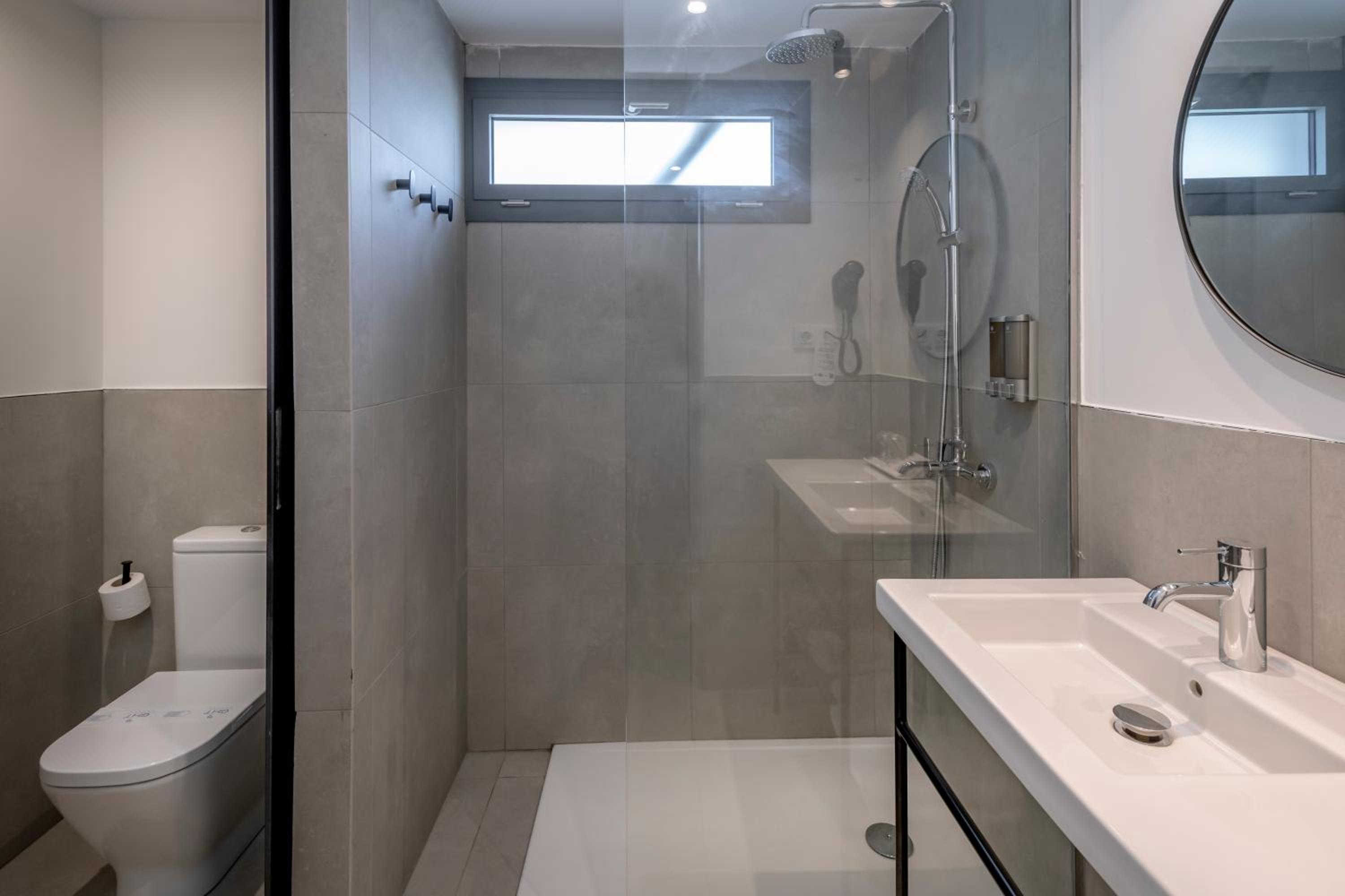 Superior Double or Twin Room with Terrace (3 Adults) - Photo 7