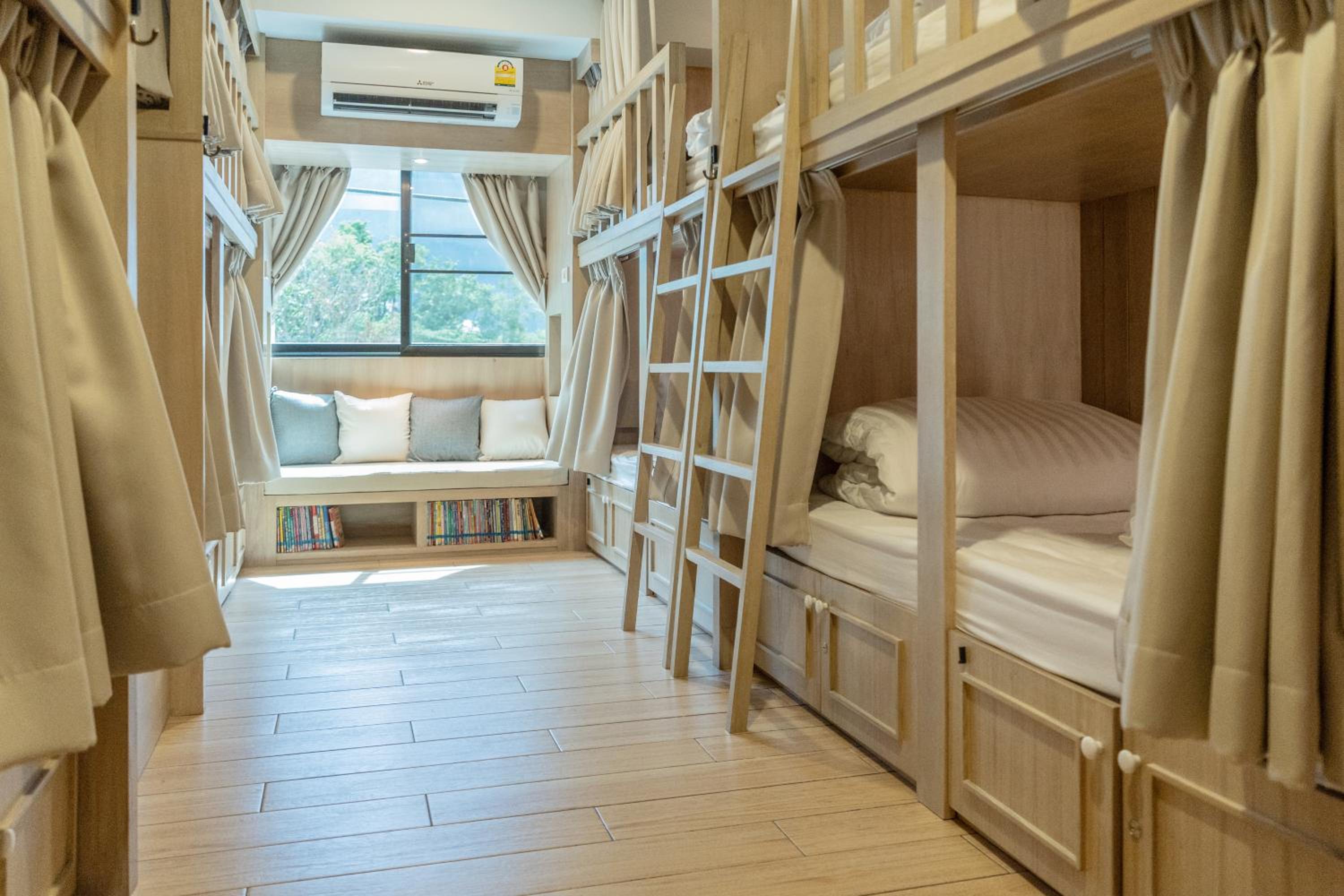 Bed in 10-Bed Mixed Dormitory Room