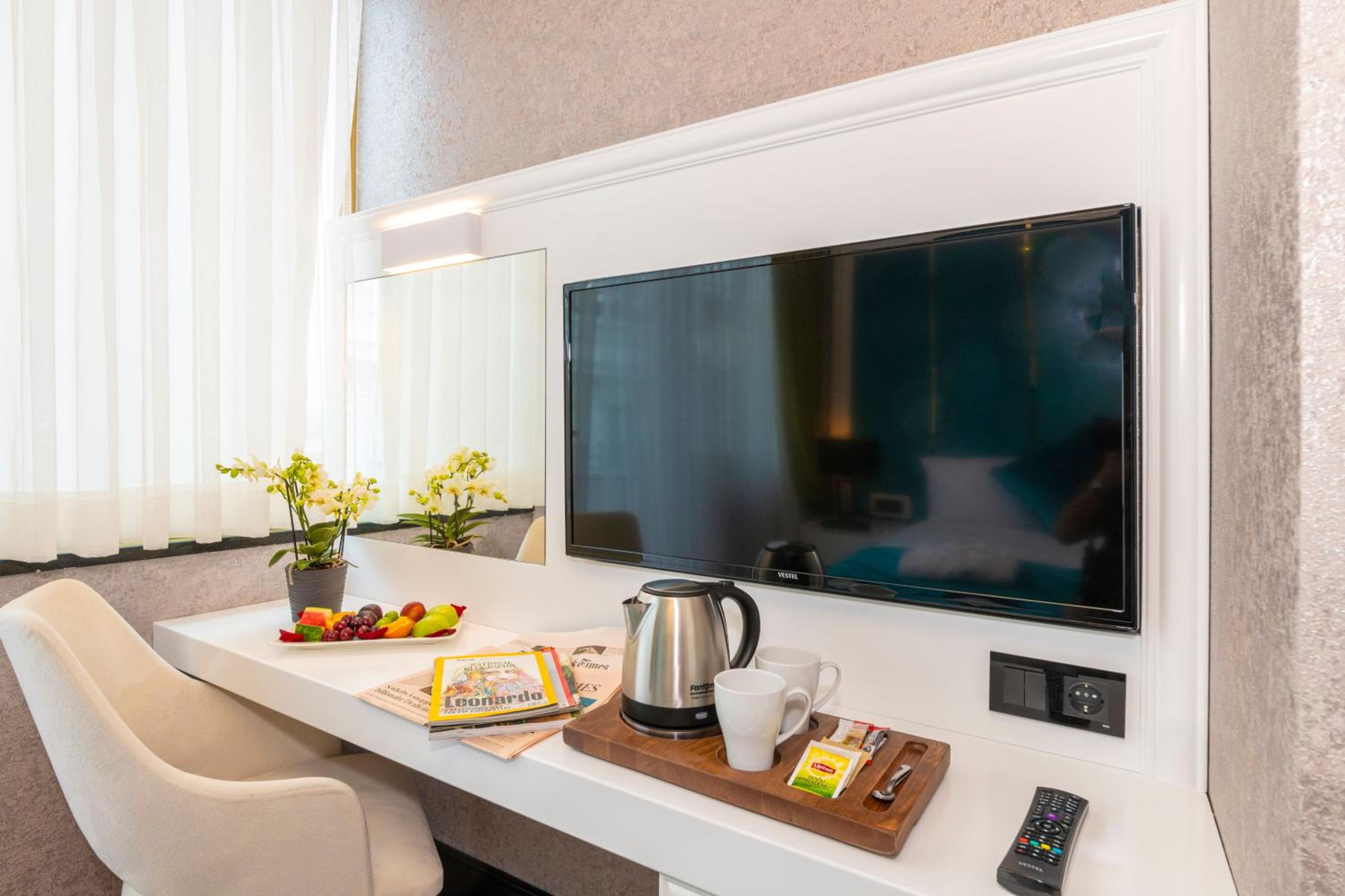 Double Room with Balcony and Sea View photo 3