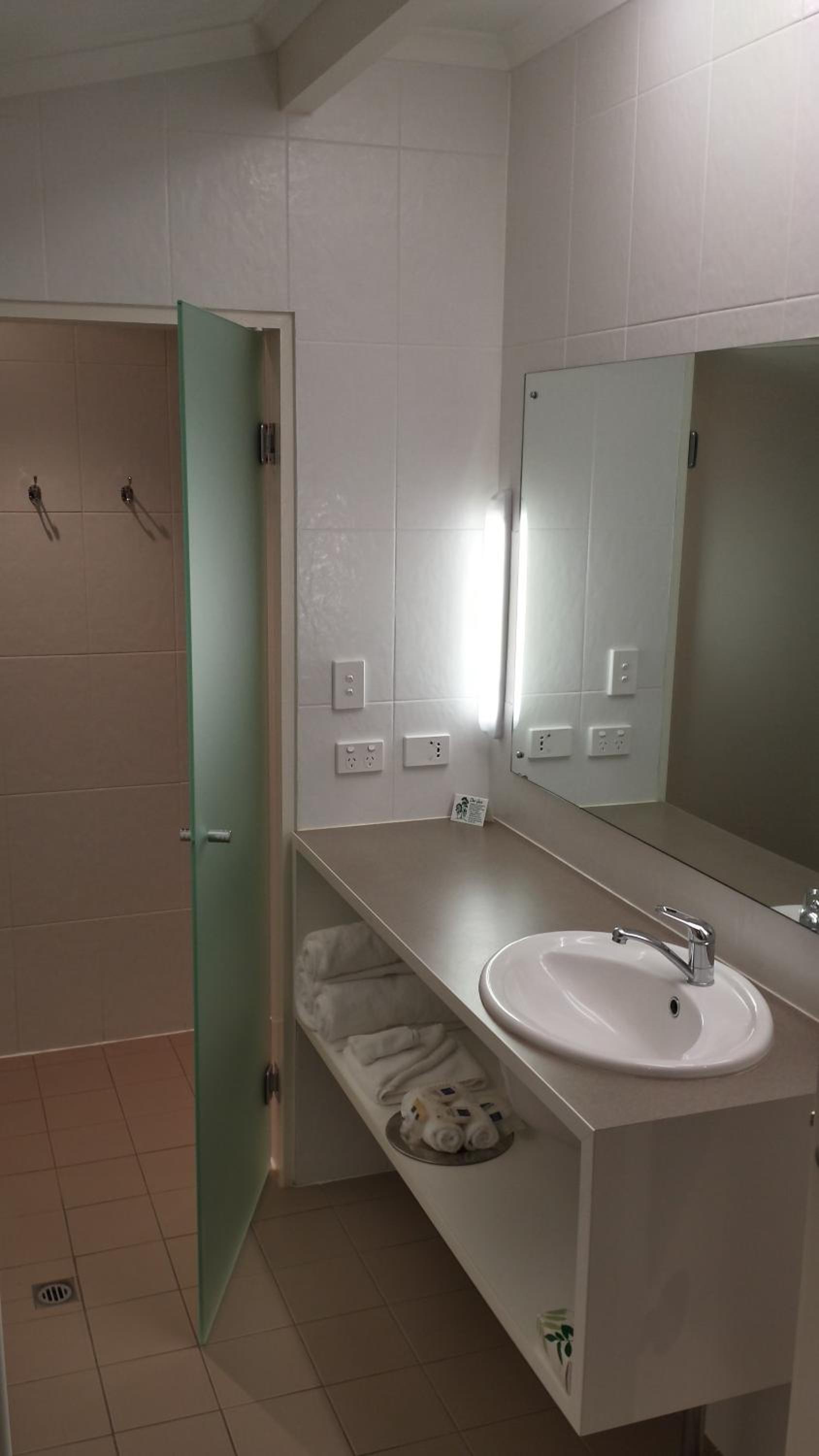 Queen Room - Photo 5