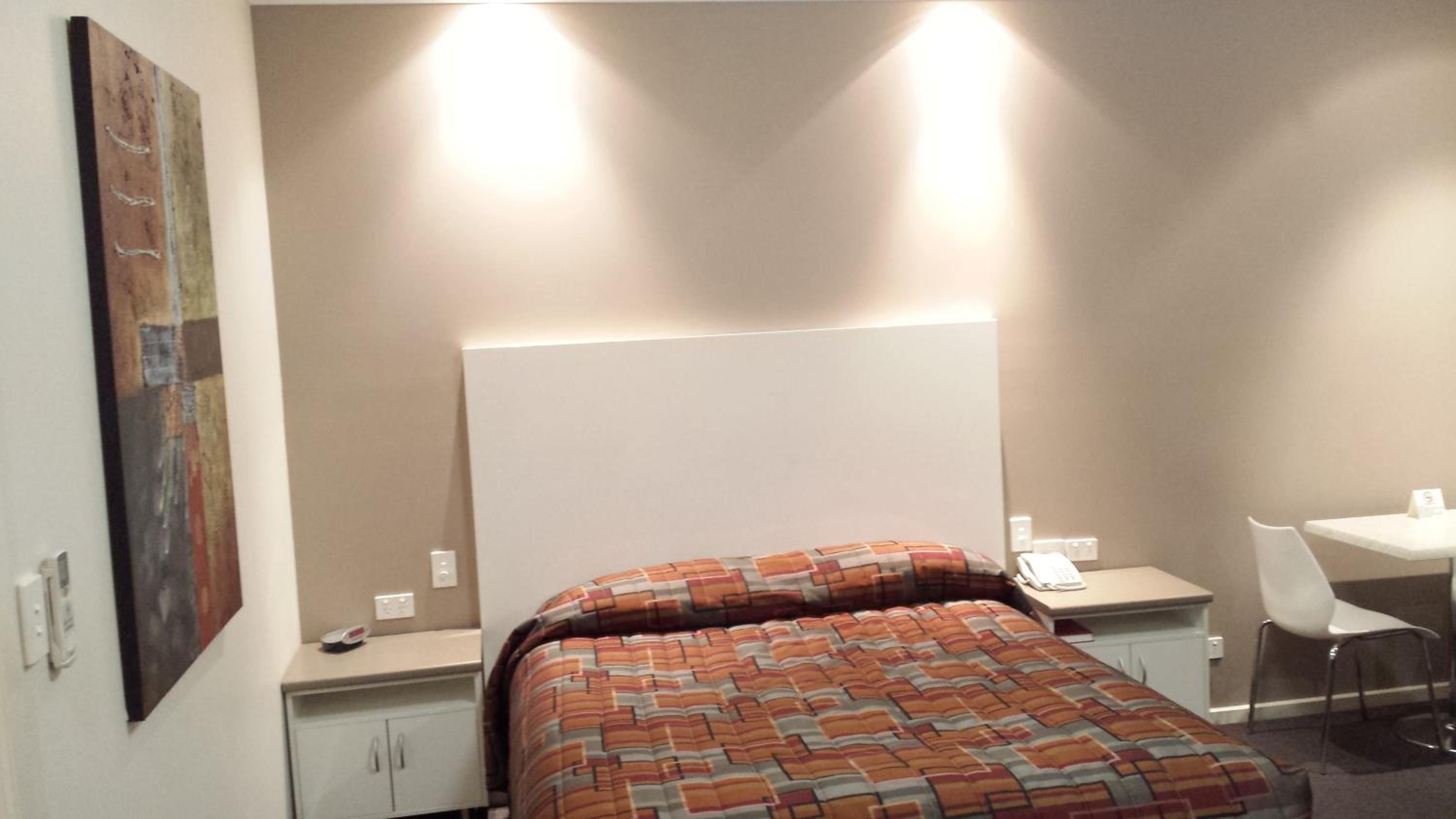 Queen Room - Photo 2