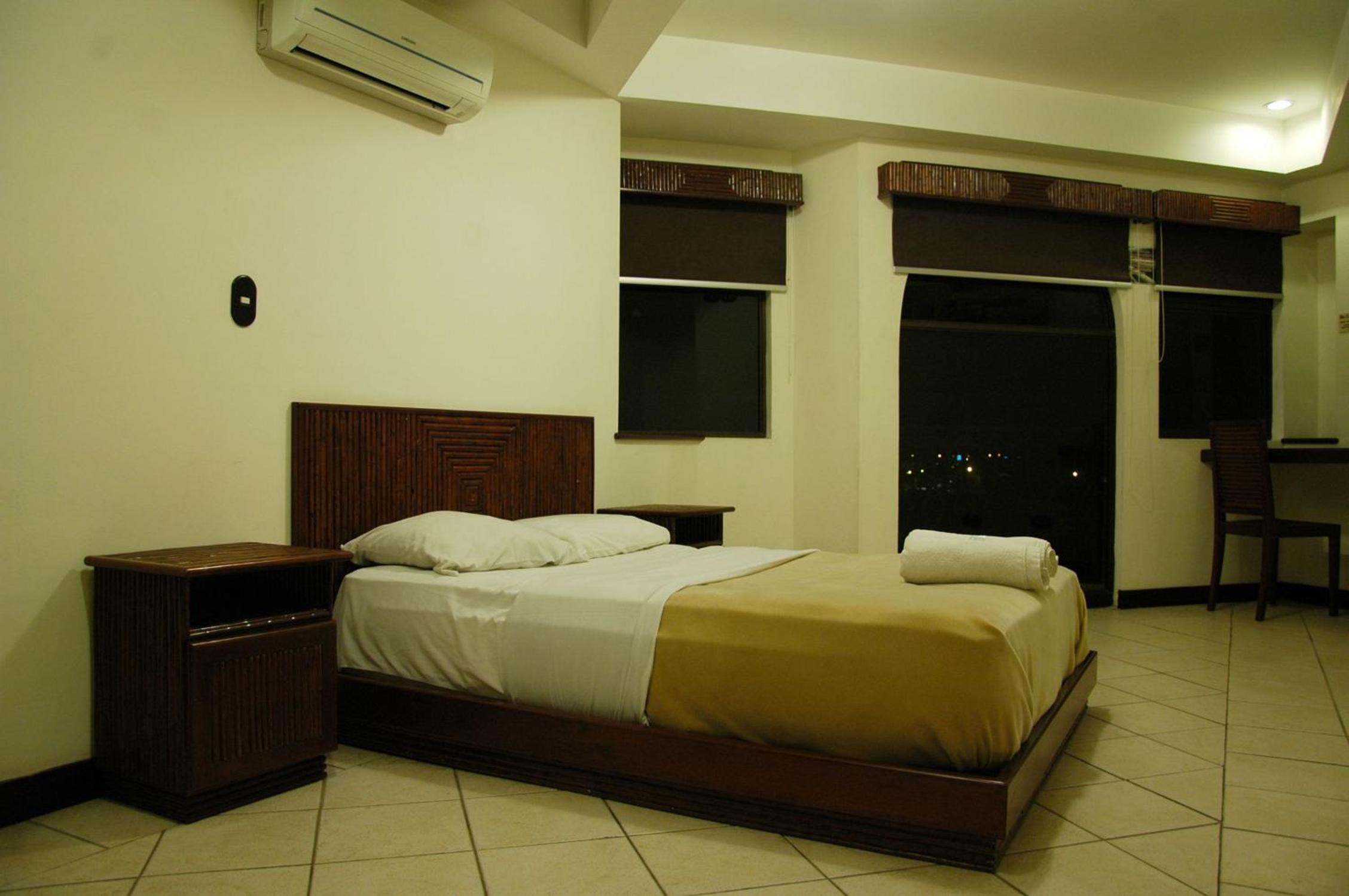 Double Room with Private Bathroom photo 2