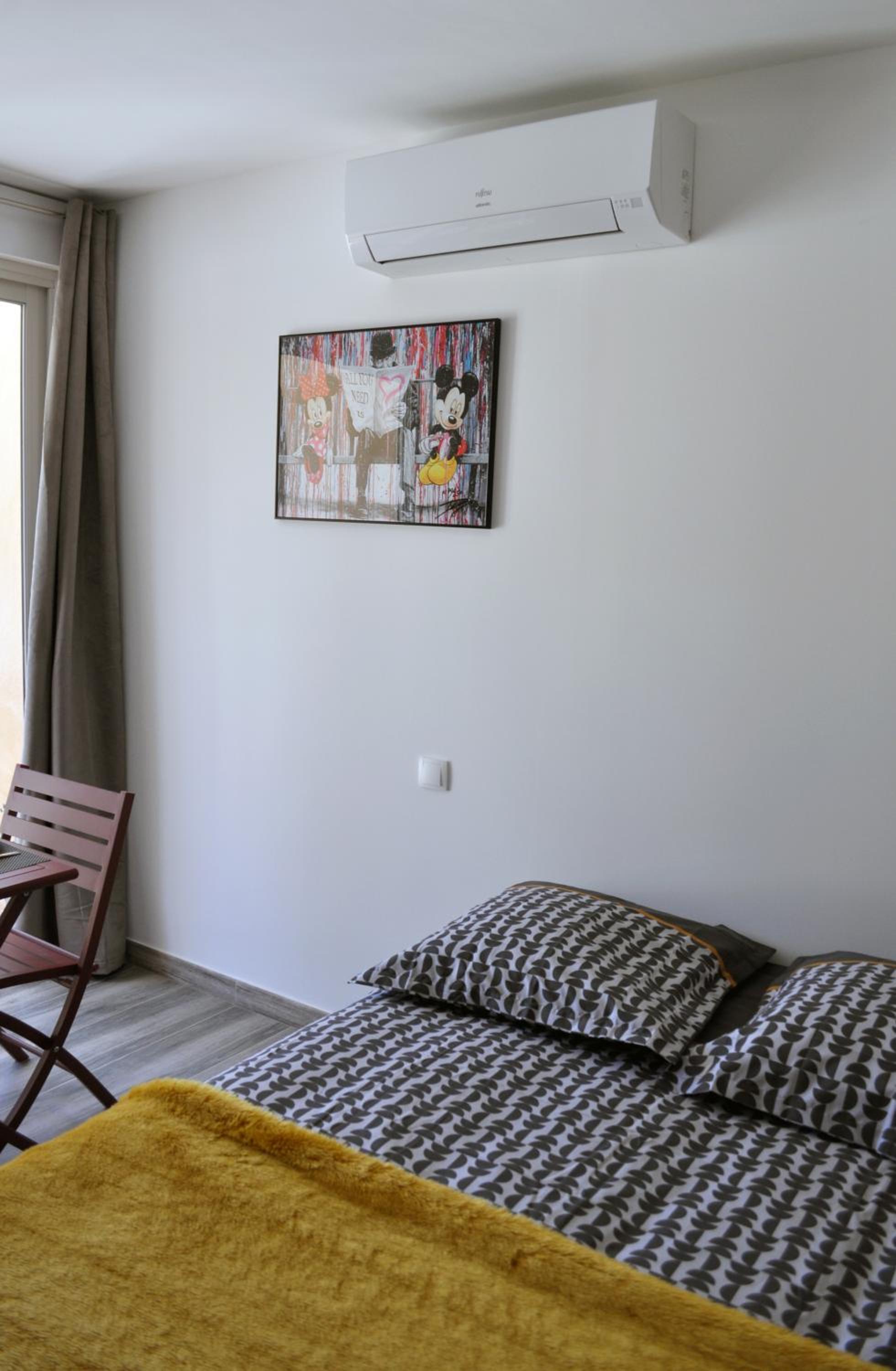 Studio Apartment photo 1