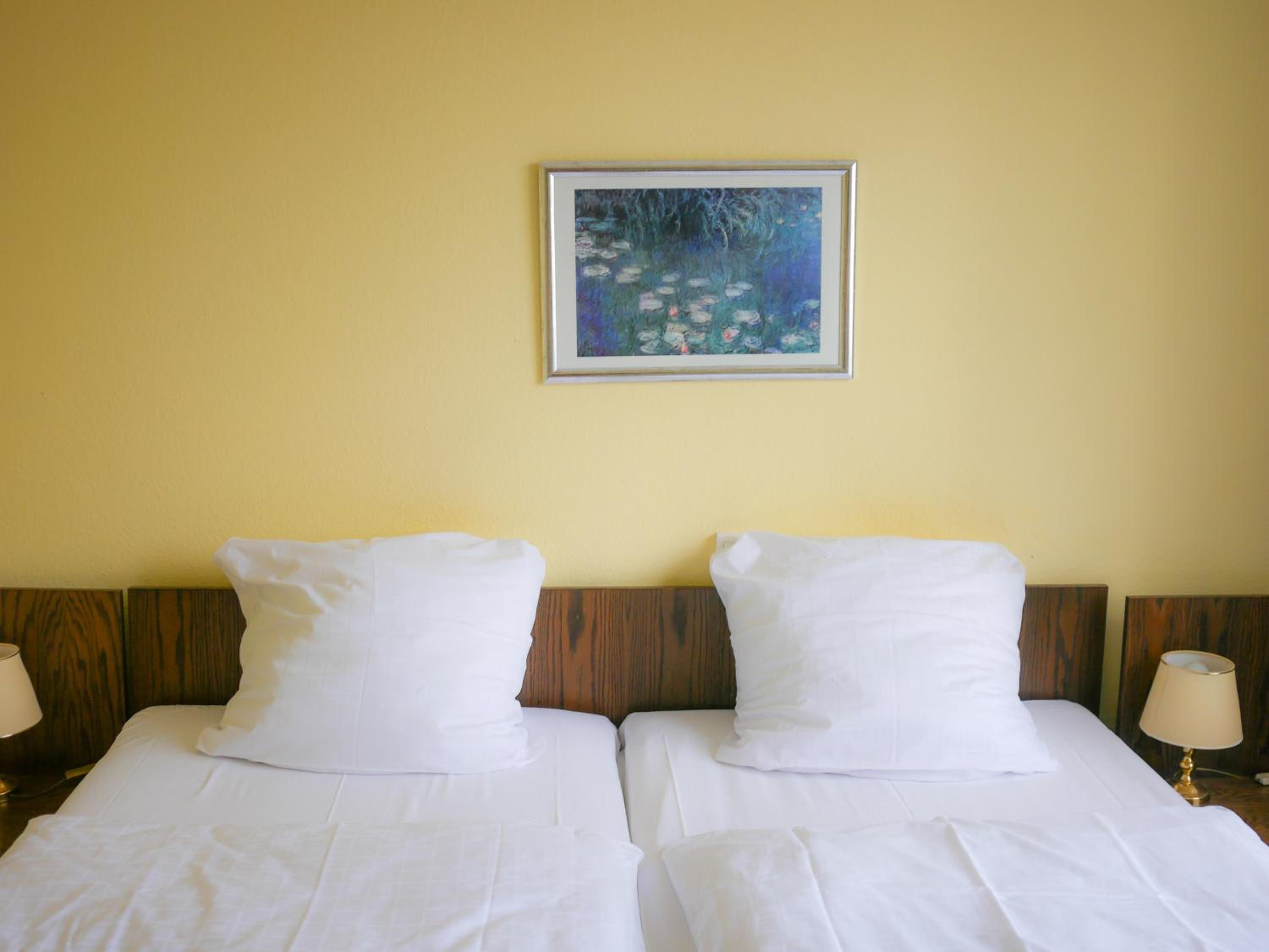 Standard Double Room - Photo 3