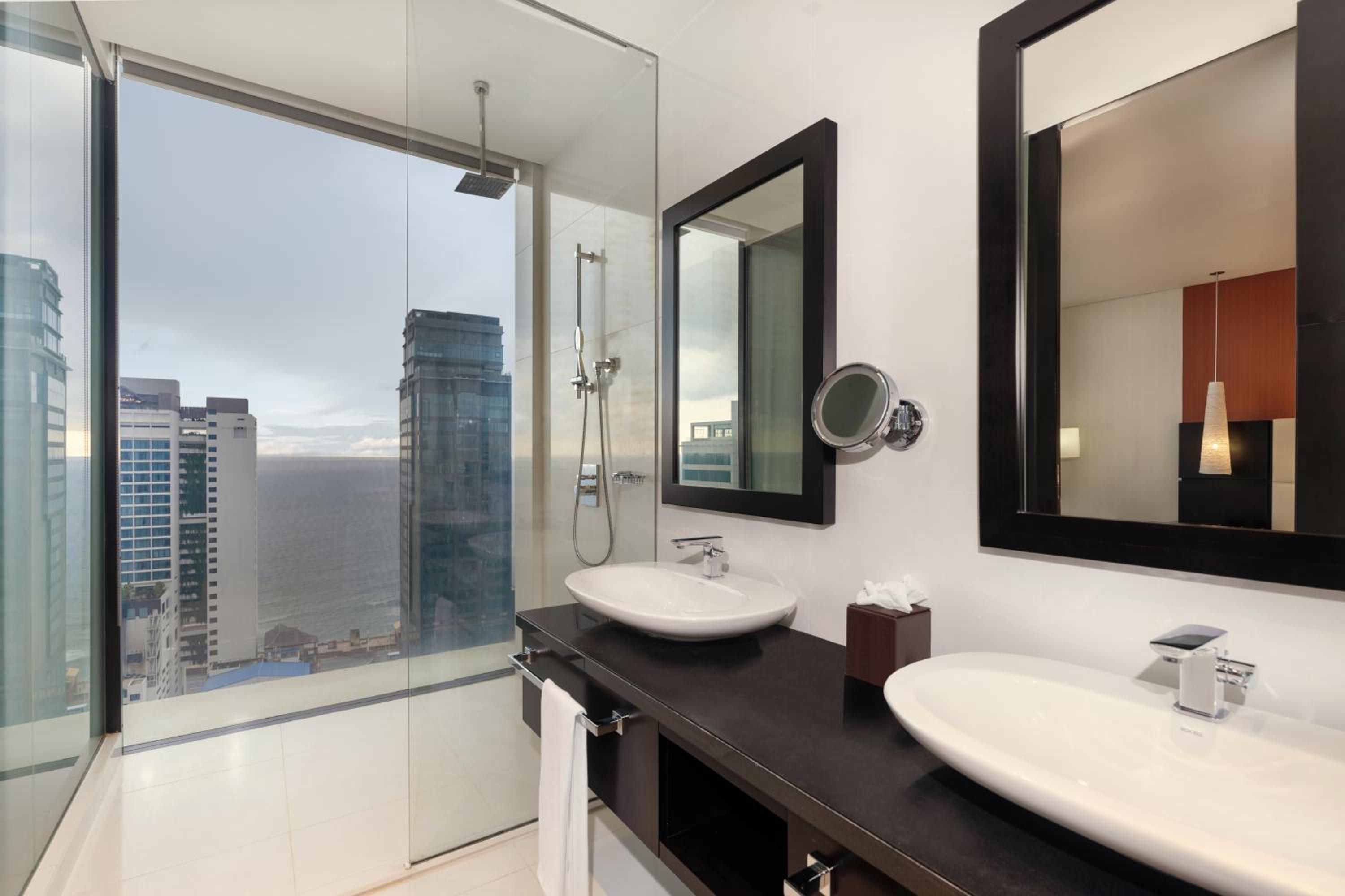 Superior King Room with Ocean View