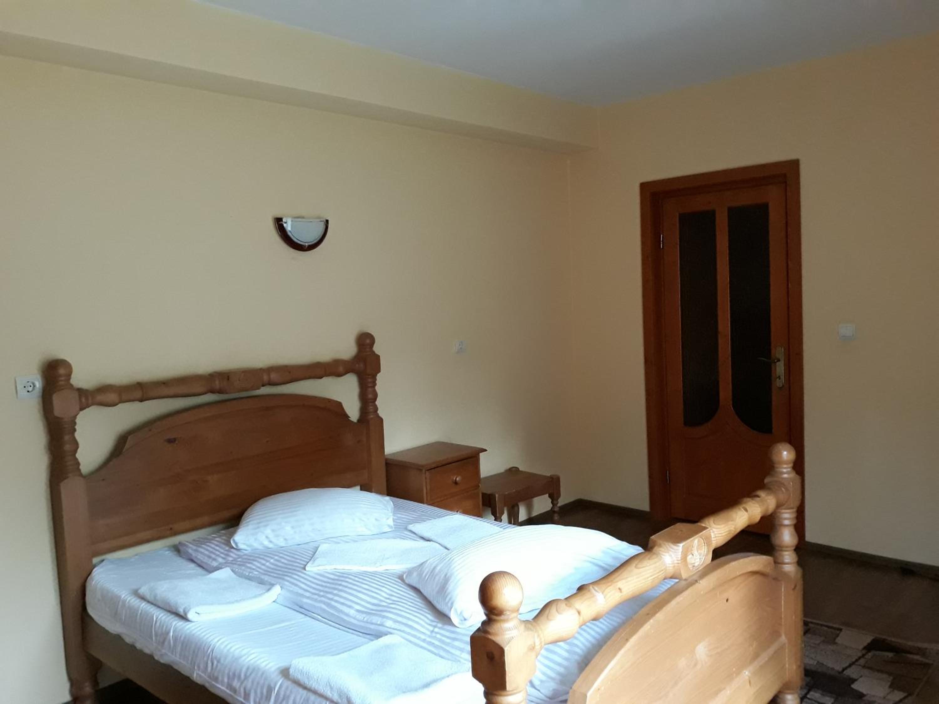 Double Room with Private Bathroom - Photo 1