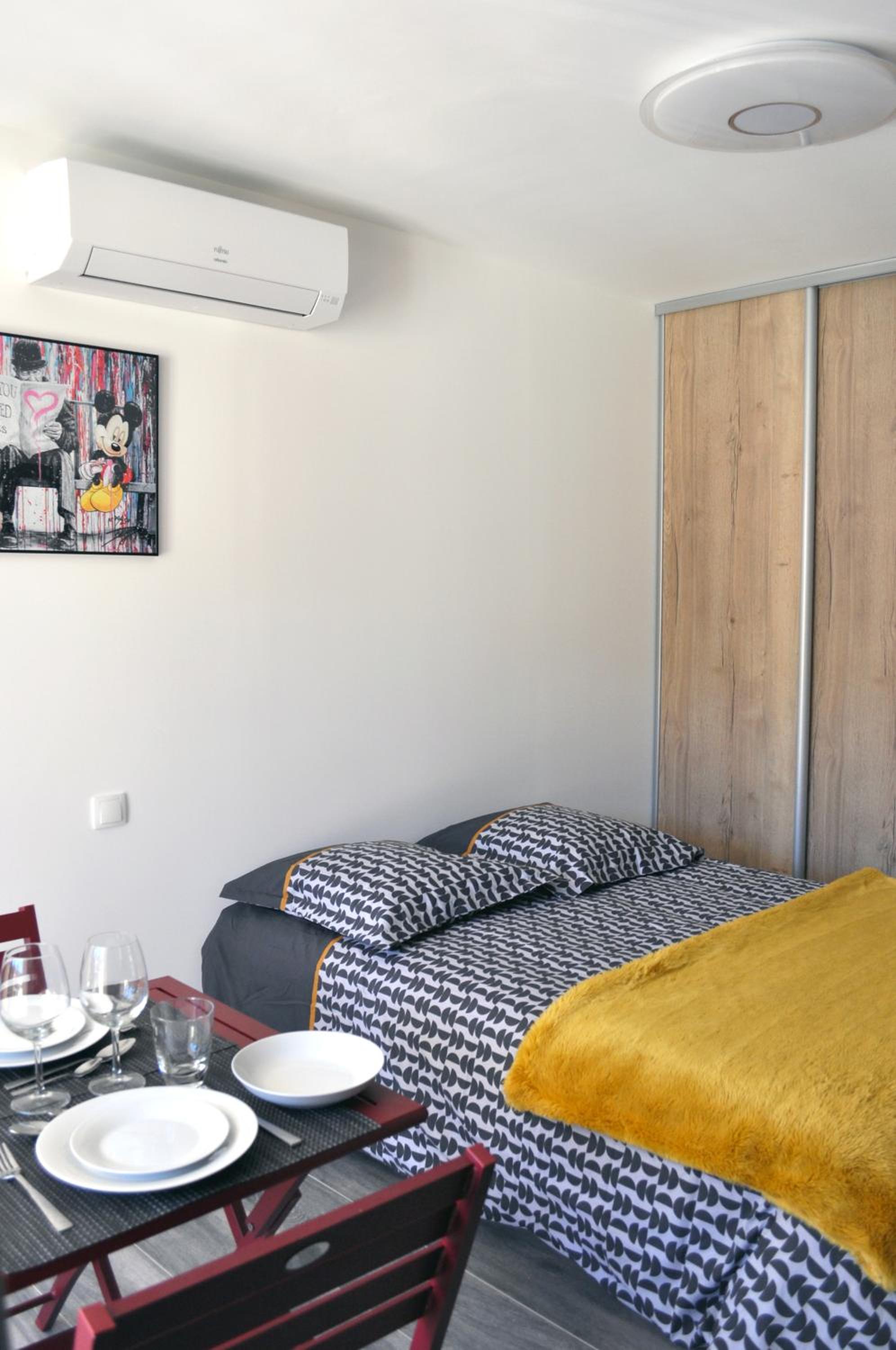 Studio Apartment photo 2