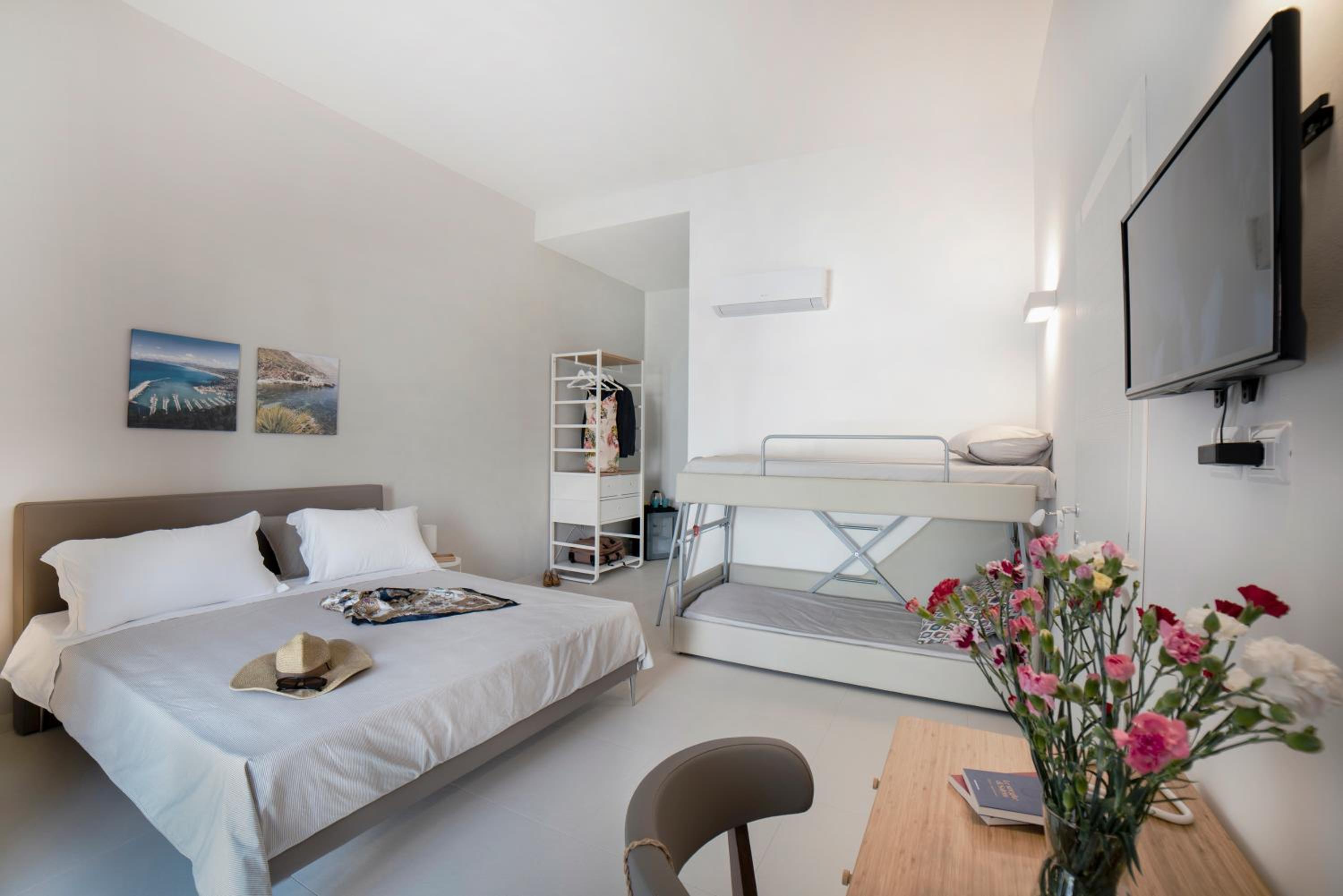 Deluxe Quadruple Room