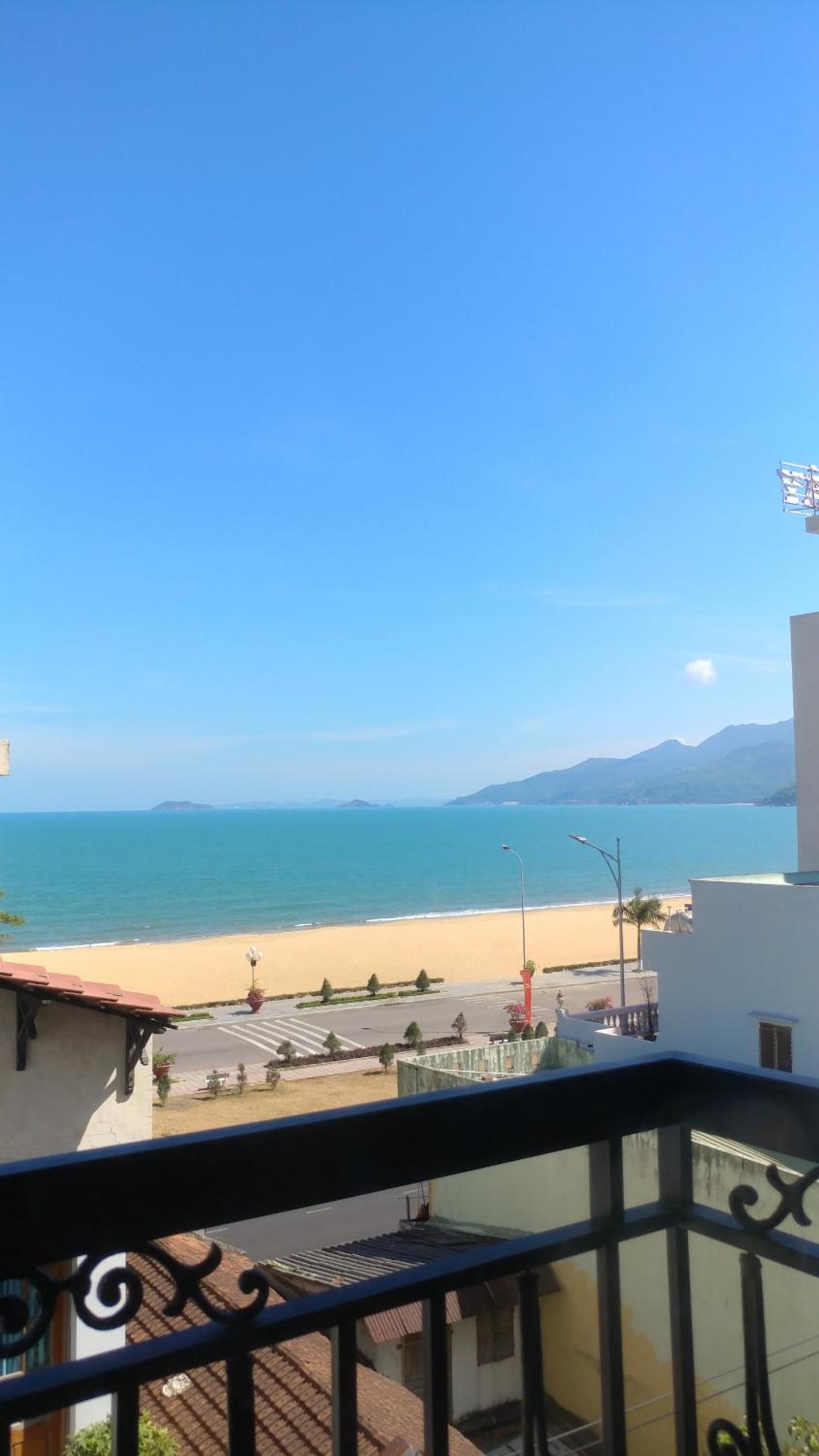 Quadruple Room with Sea View - Photo 4