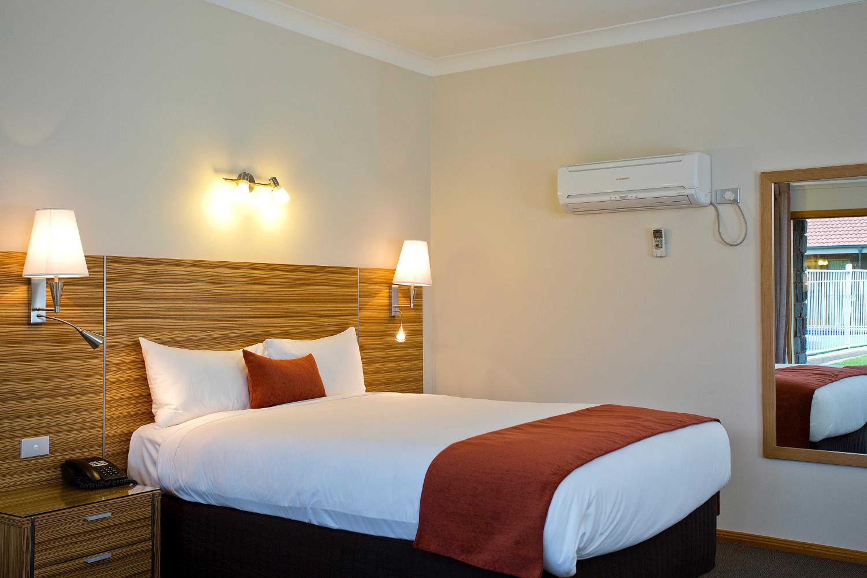Standard Twin Room - Photo 6