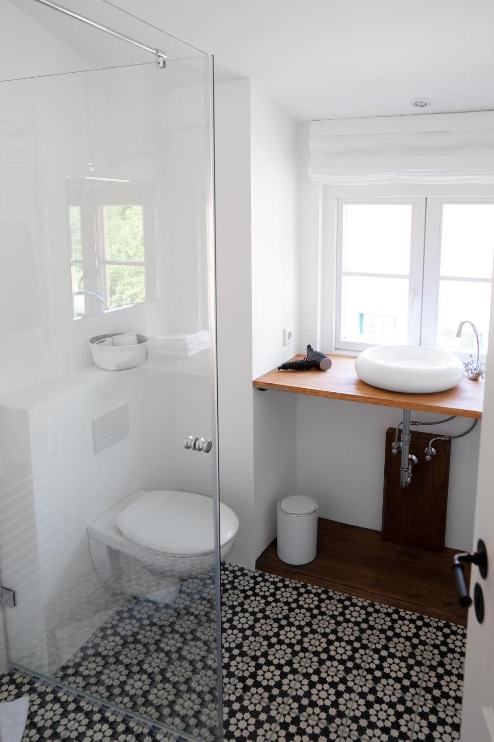 Small Double Room - Photo 22