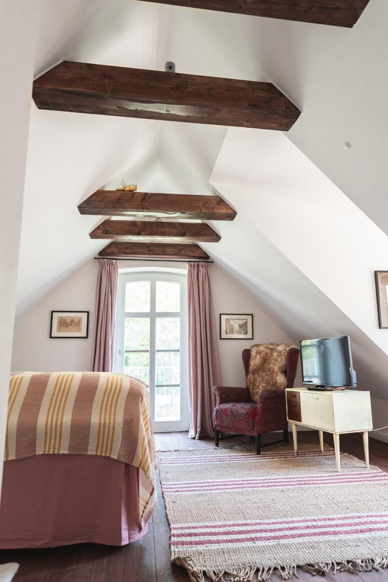 Small Double Room - Photo 21
