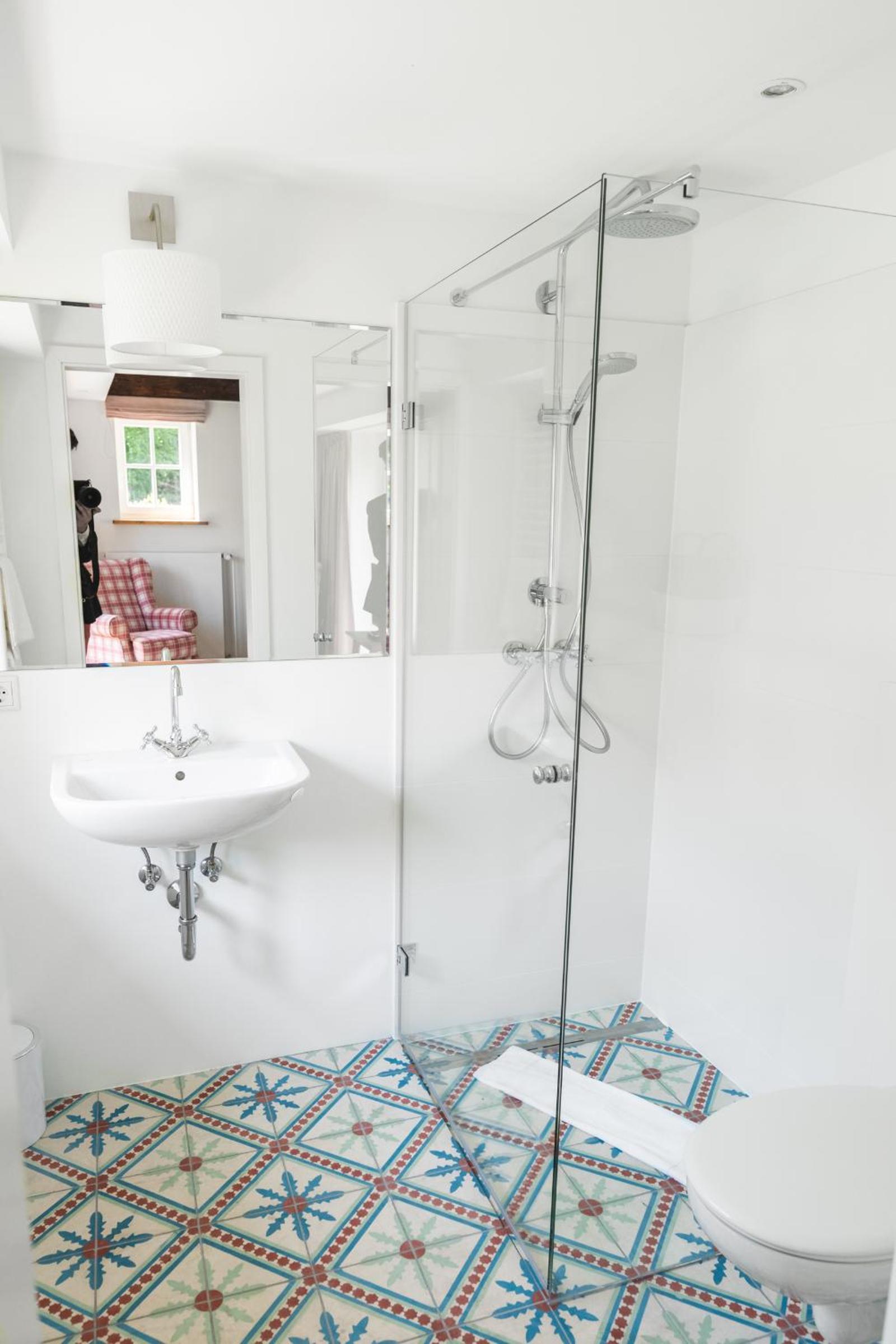 Small Double Room - Photo 18