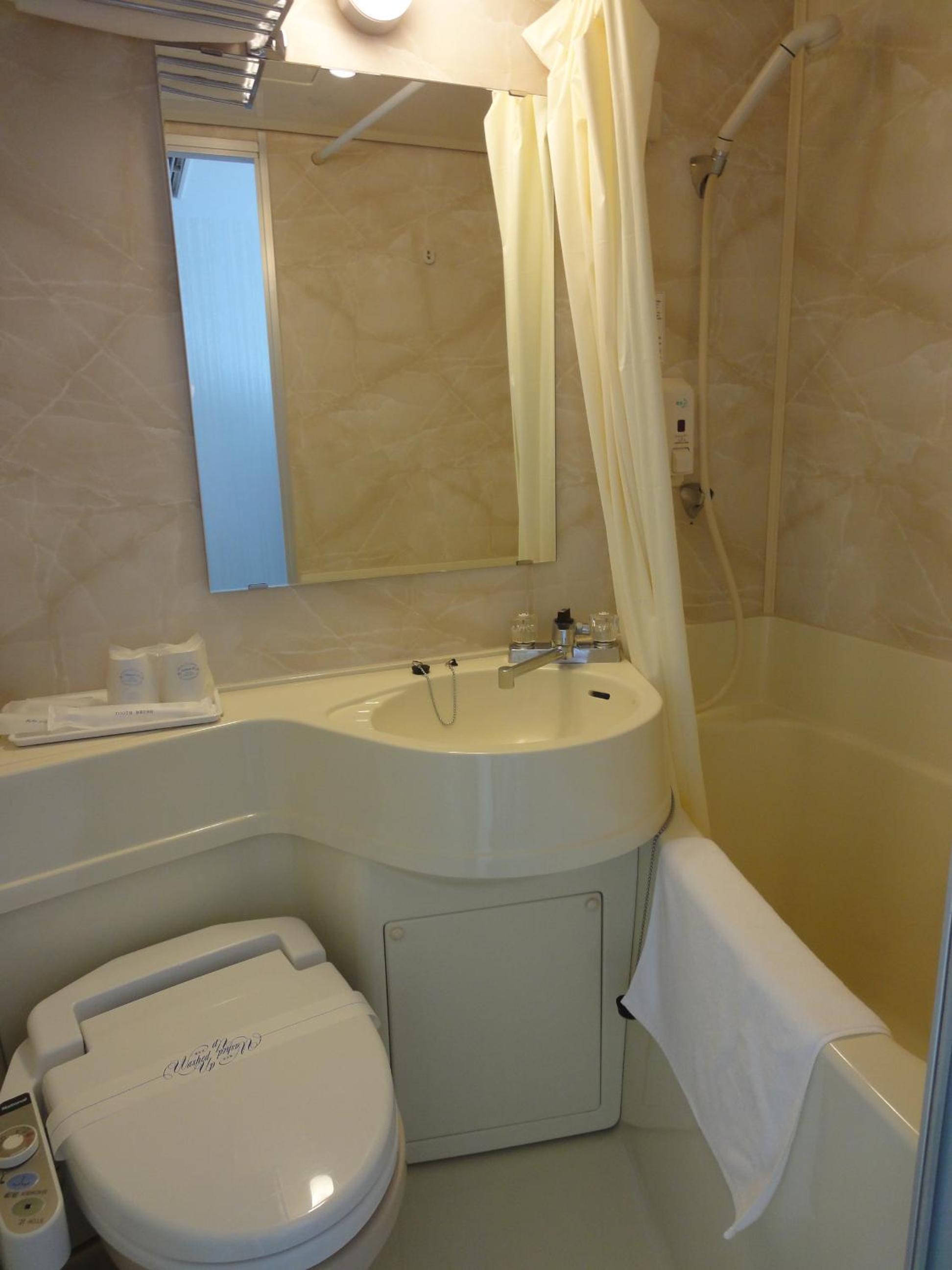 Double Room with Small Double Bed - Smoking Only photo 3