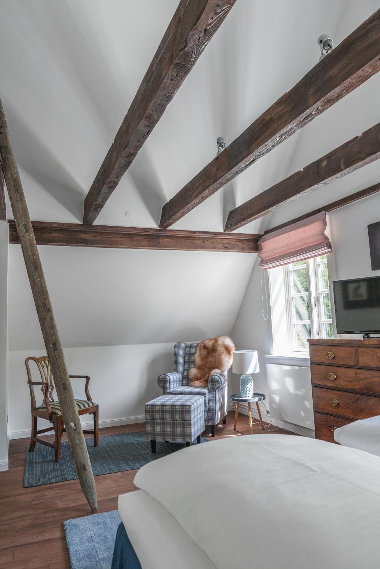 Small Double Room - Photo 9