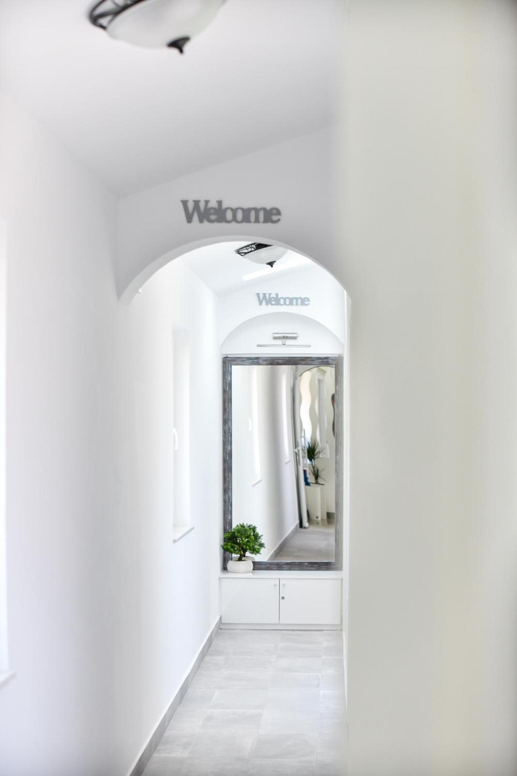 Double Room with Private Bathroom - Photo 2