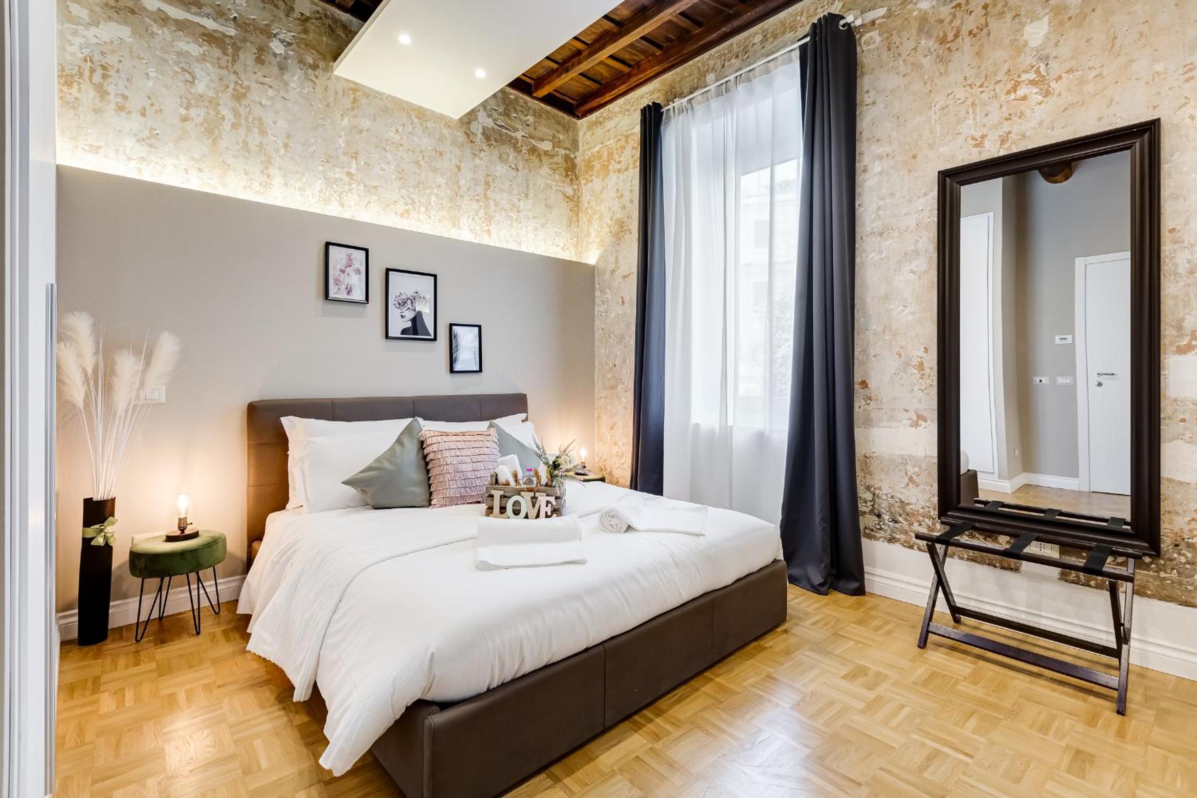 Large Double Room photo 1