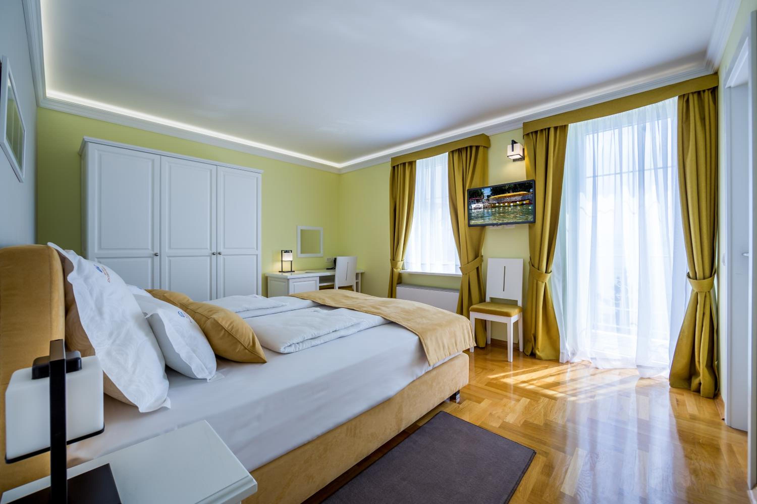 Double Room with Balcony and Sea View photo 3