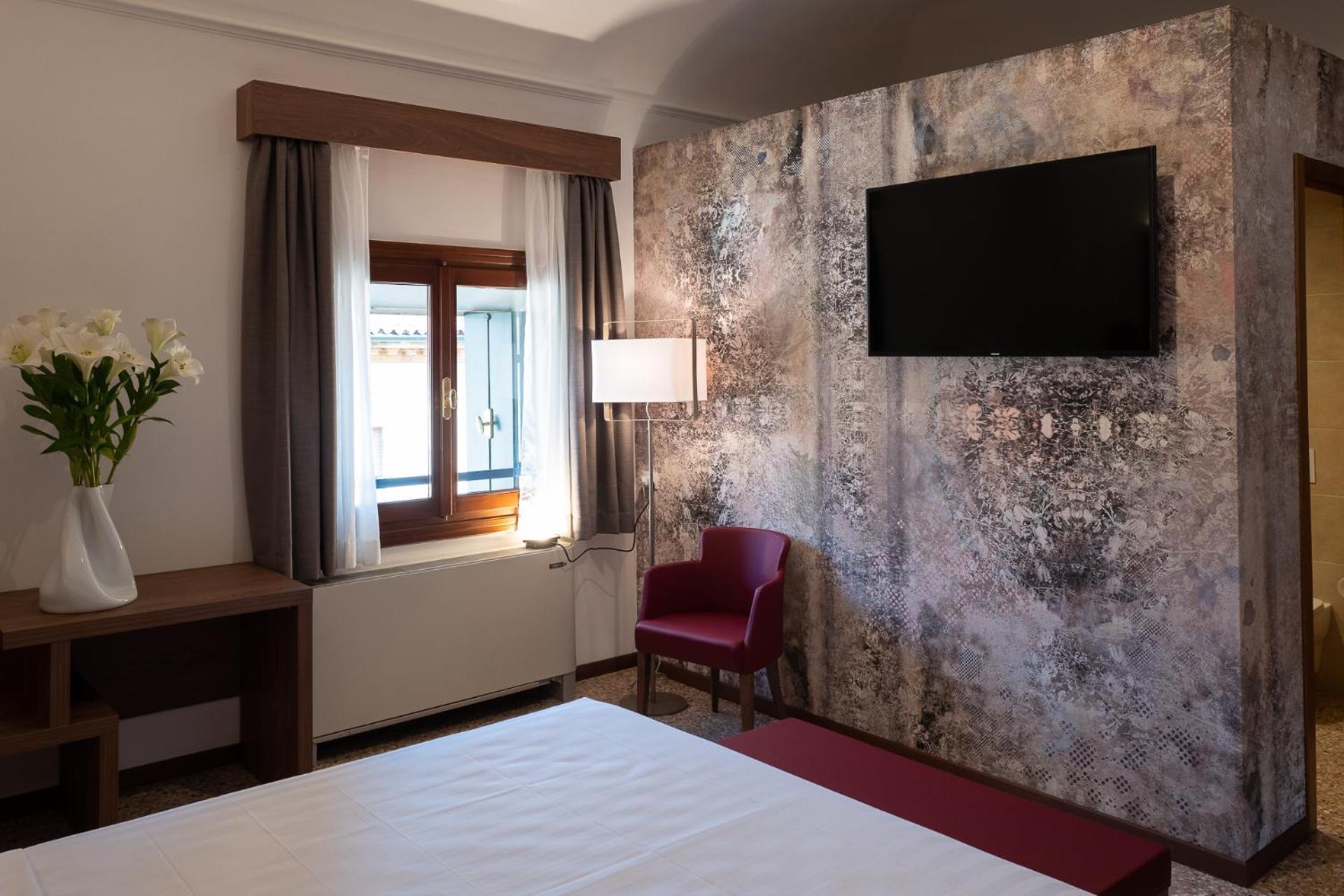 Superior Double Room - Photo 8