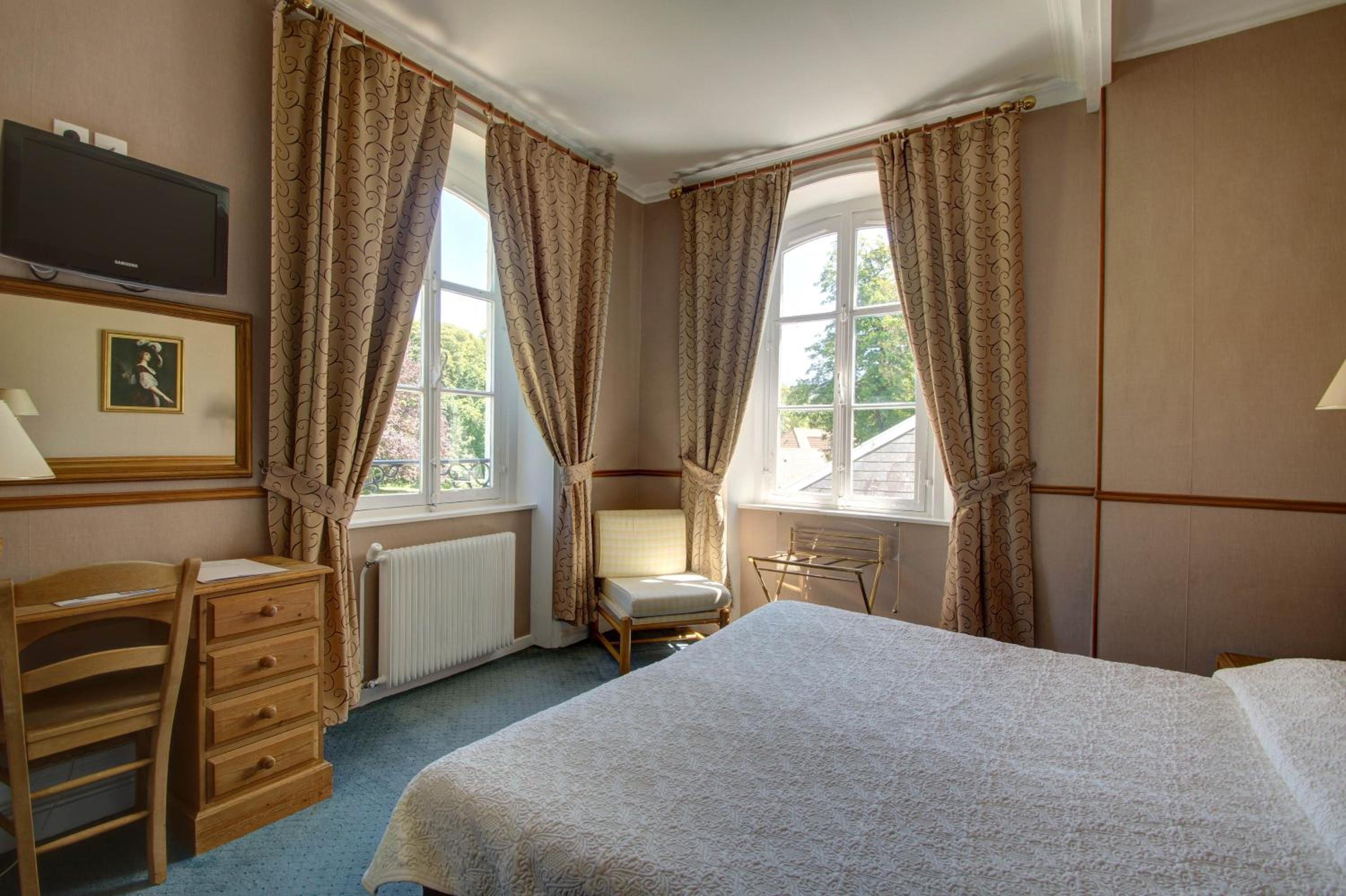 Charm Double Room - Photo 3