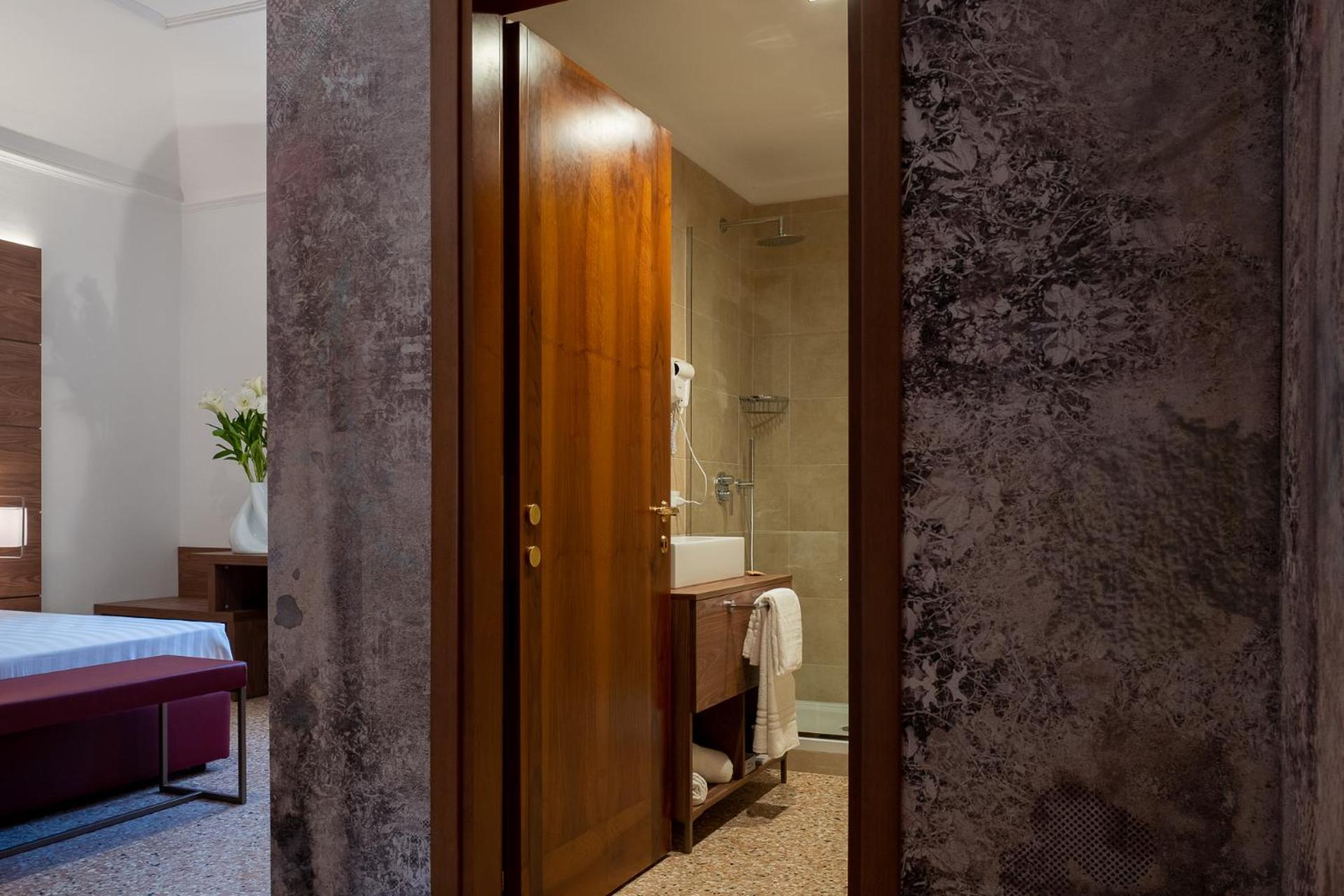 Superior Double Room - Photo 3
