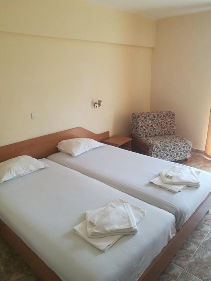 Large Twin Room photo 3