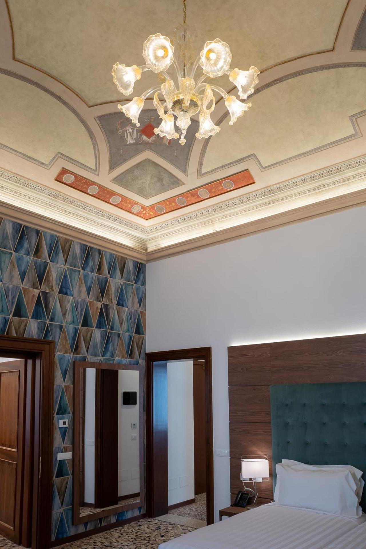 Junior Suite - Photo 7