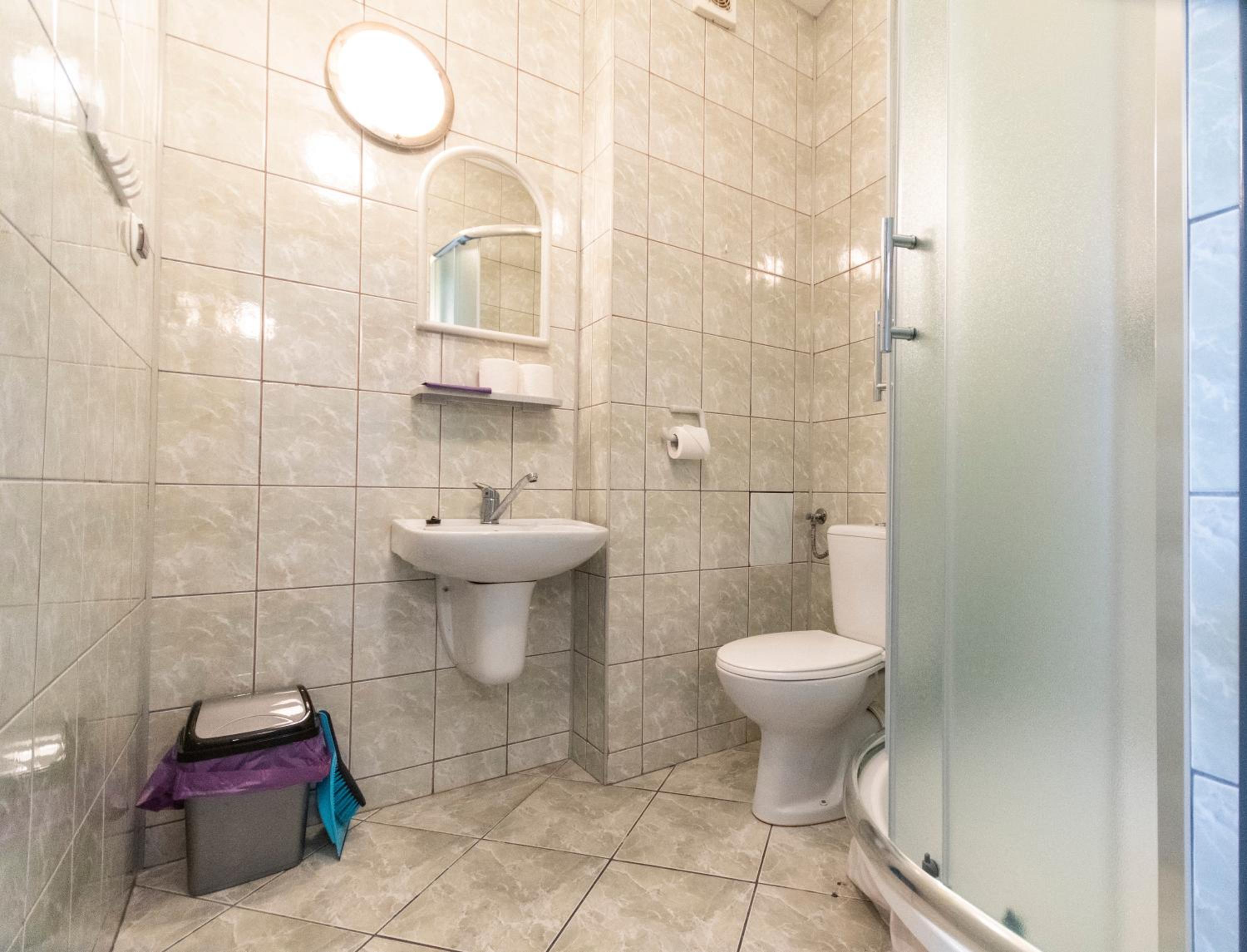 Double Room with Private Bathroom photo 3