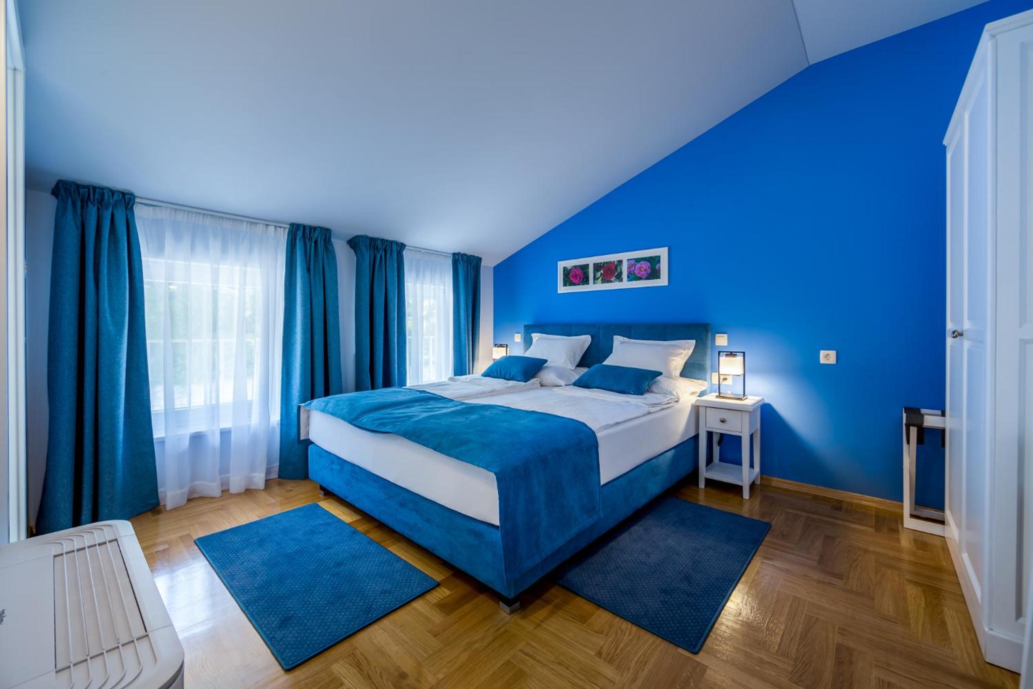 Apartment with Sea View - Photo 3