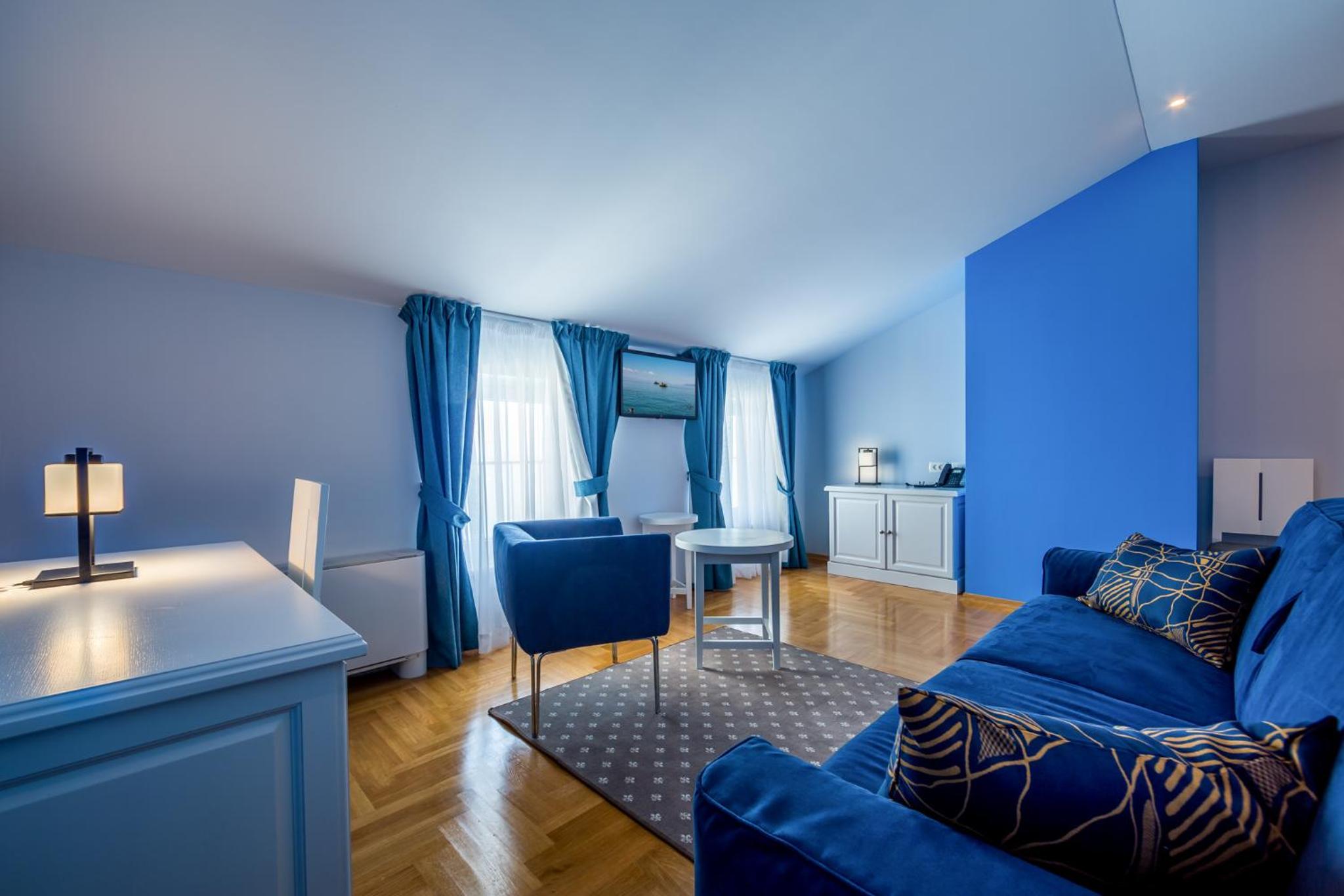 Apartment with Sea View - Photo 1