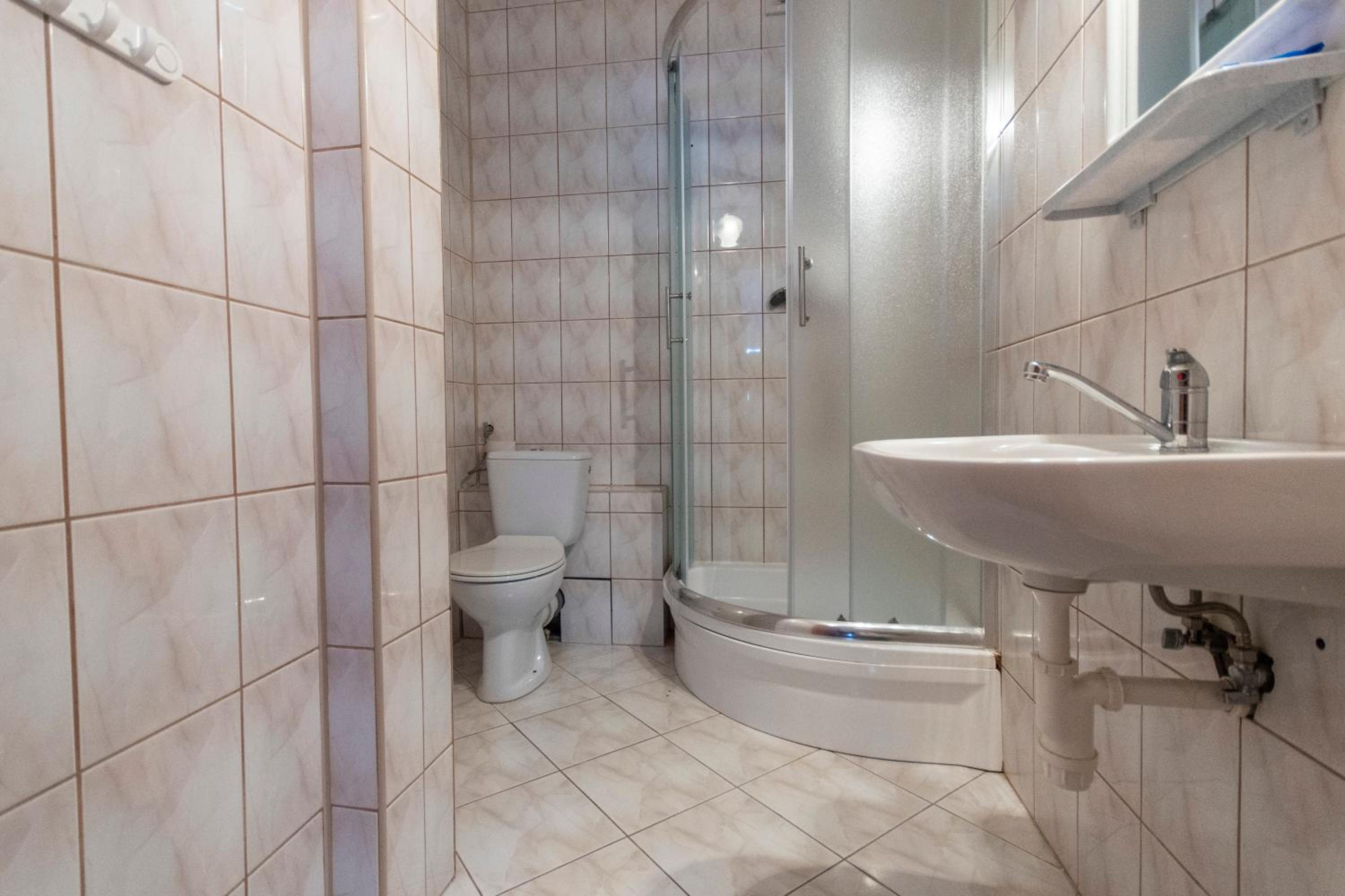 Twin Room with Bathroom photo 1