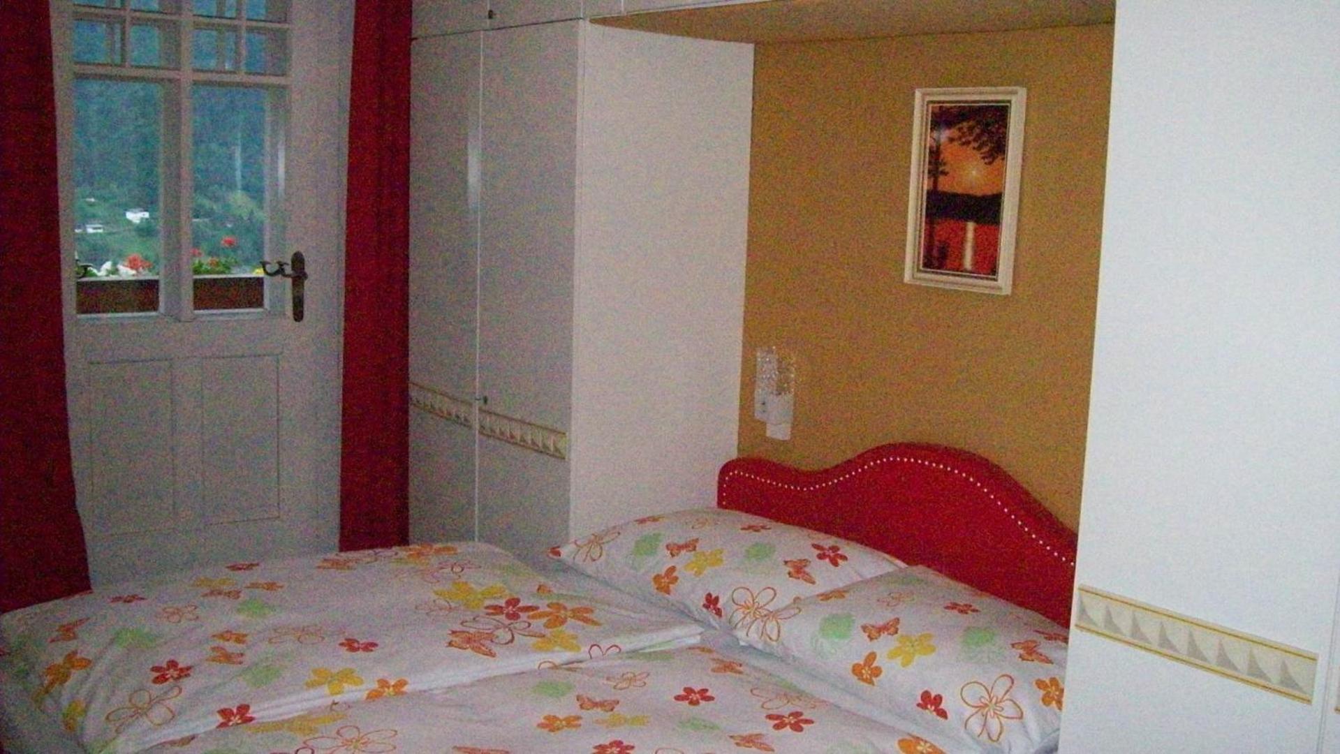 Two-Bedroom Apartment with Balcony I photo 2