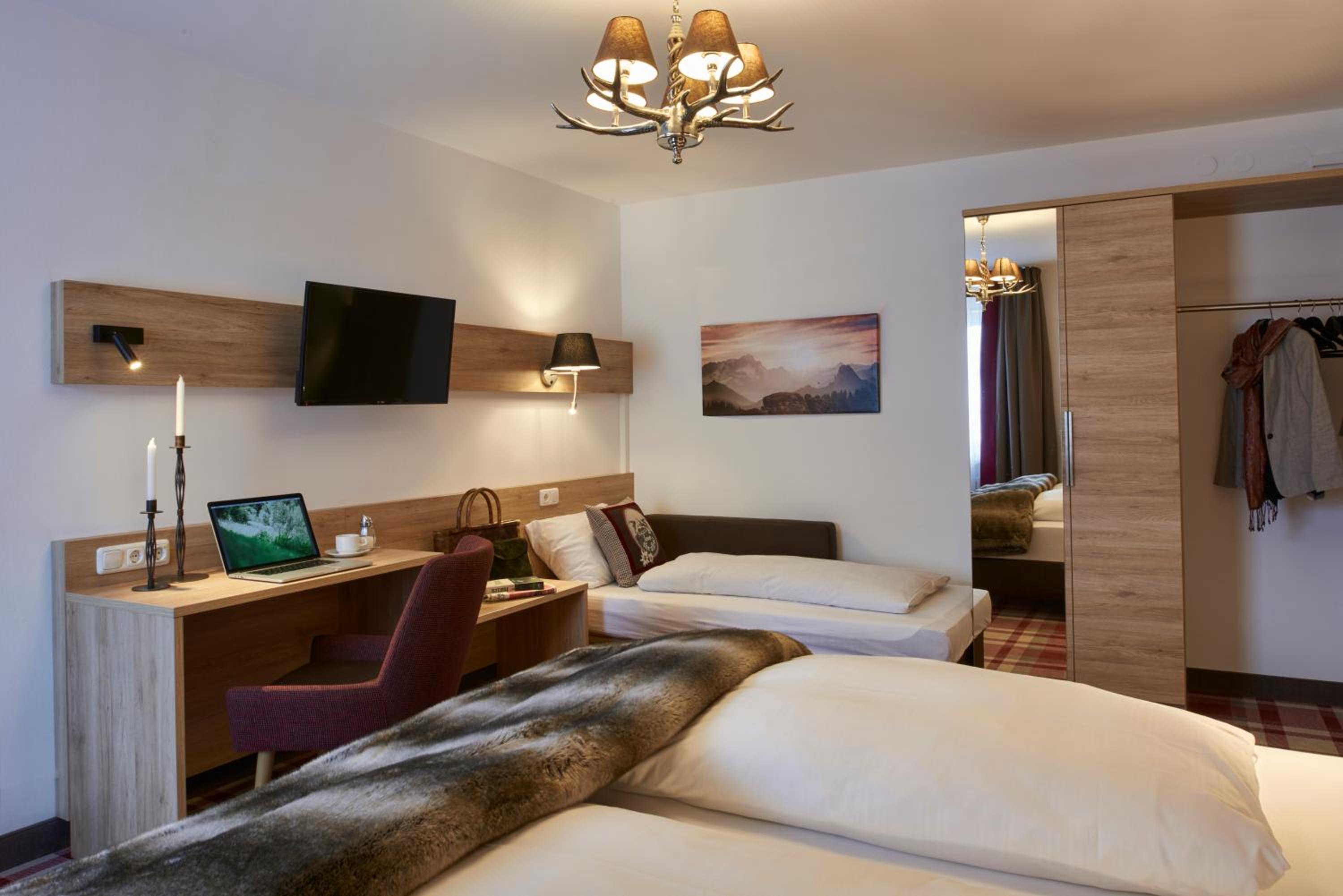Classic Triple Room photo 2