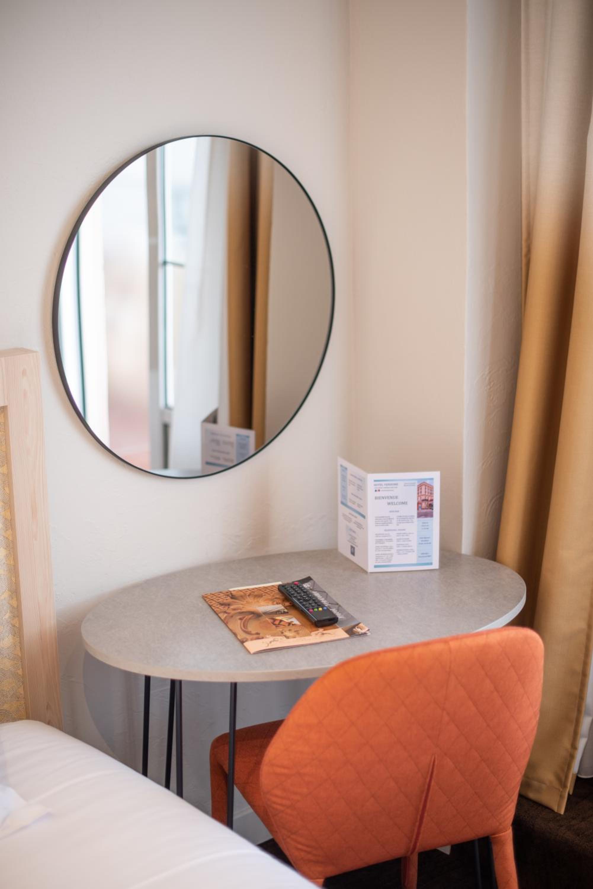 Single Room - Photo 2