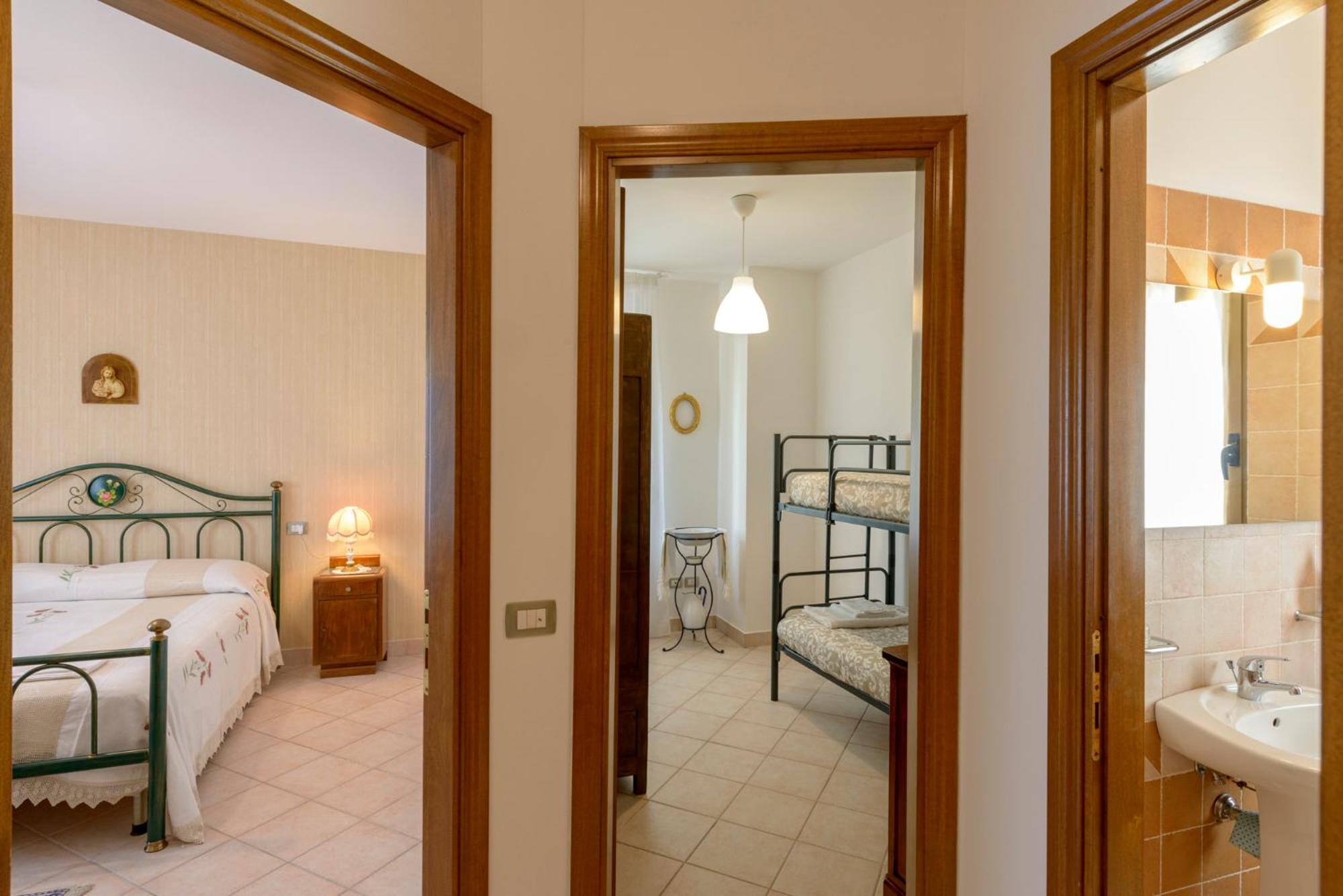 Two-Bedroom House - Photo 11