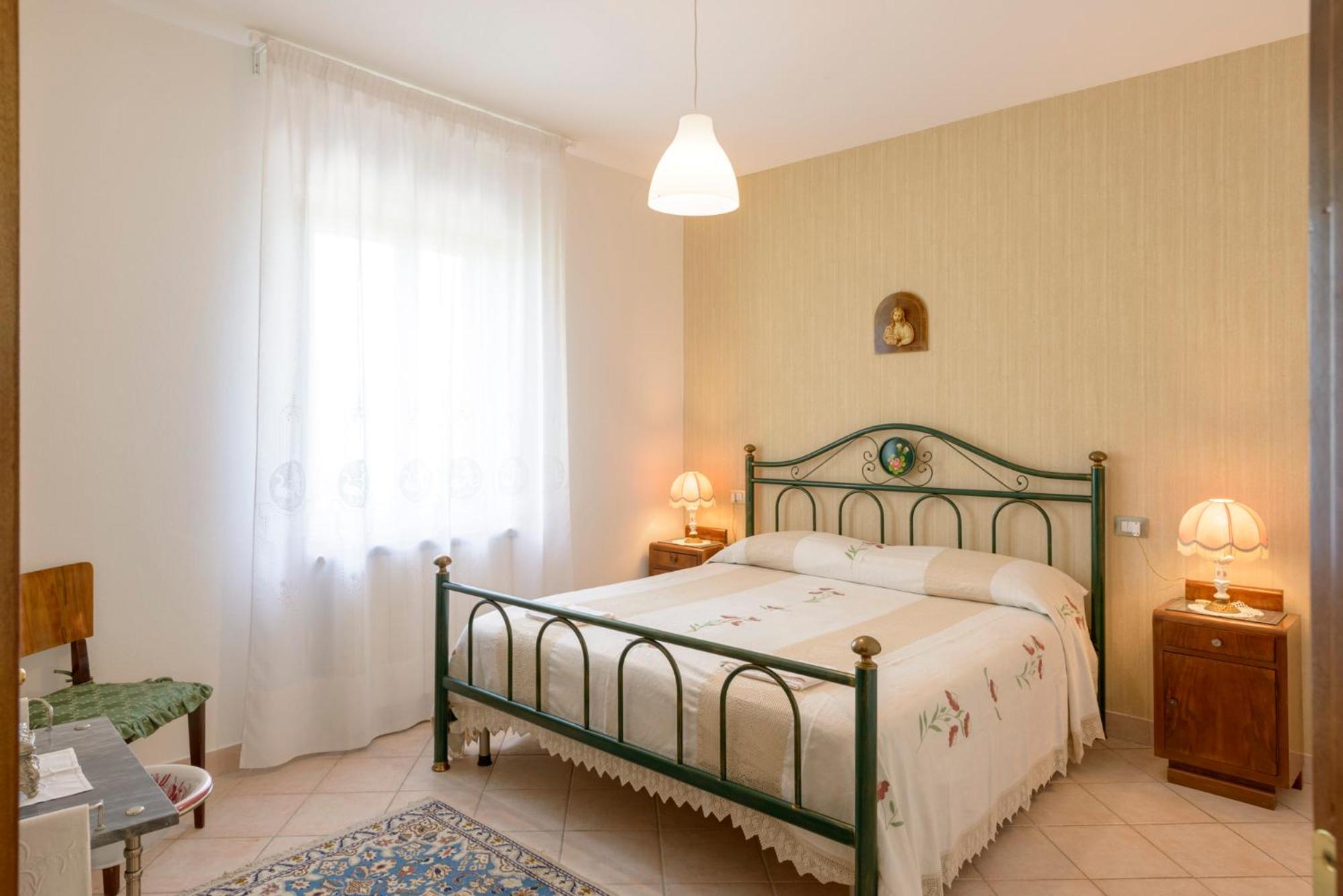 Two-Bedroom House - Photo 13