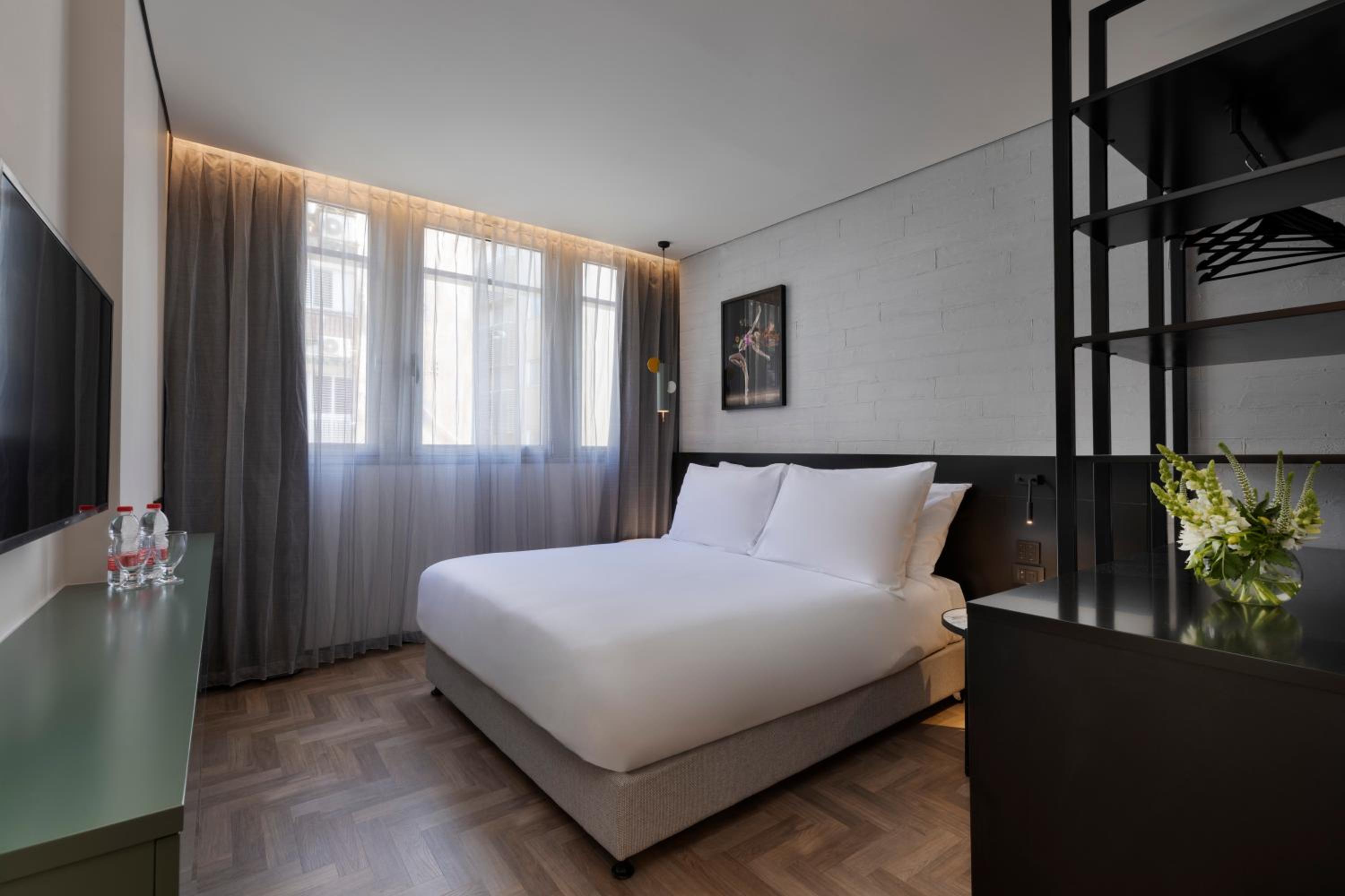 Deluxe Double Room - Photo 22