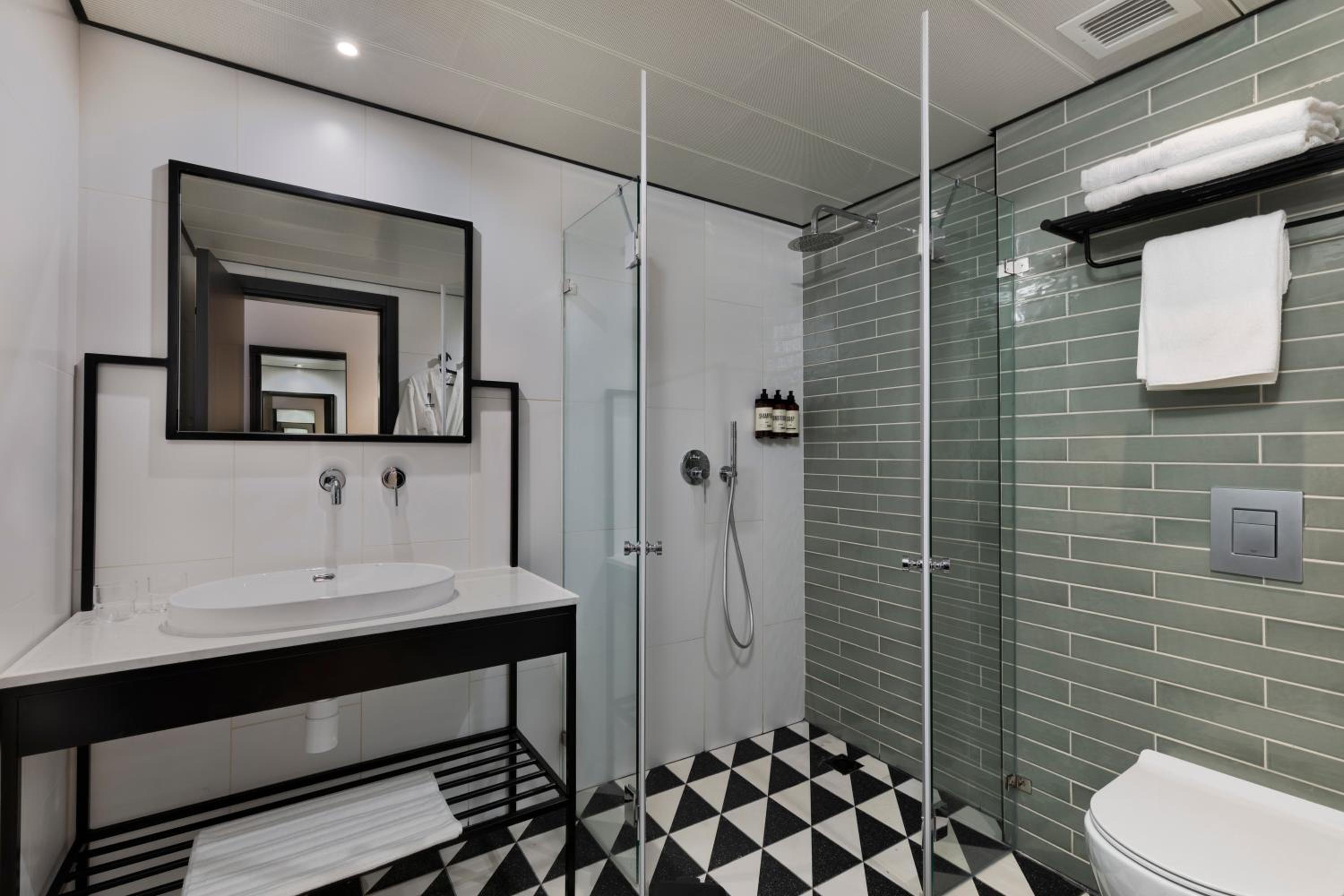 Deluxe Double Room - Photo 20