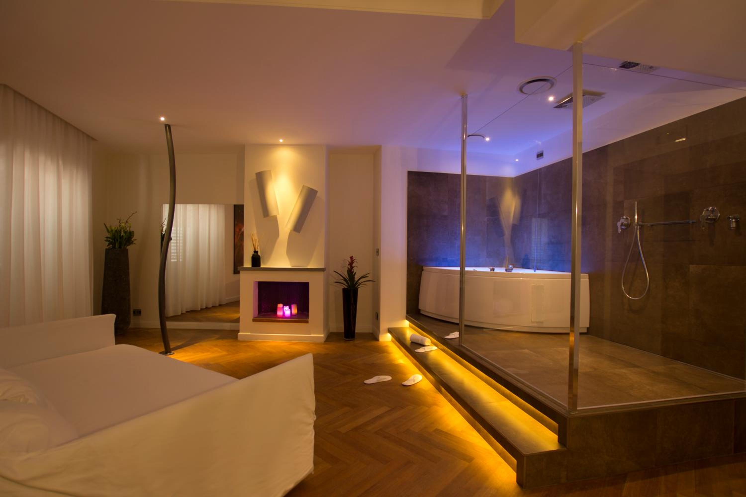 Royal Suite (2 Adults) photo 2