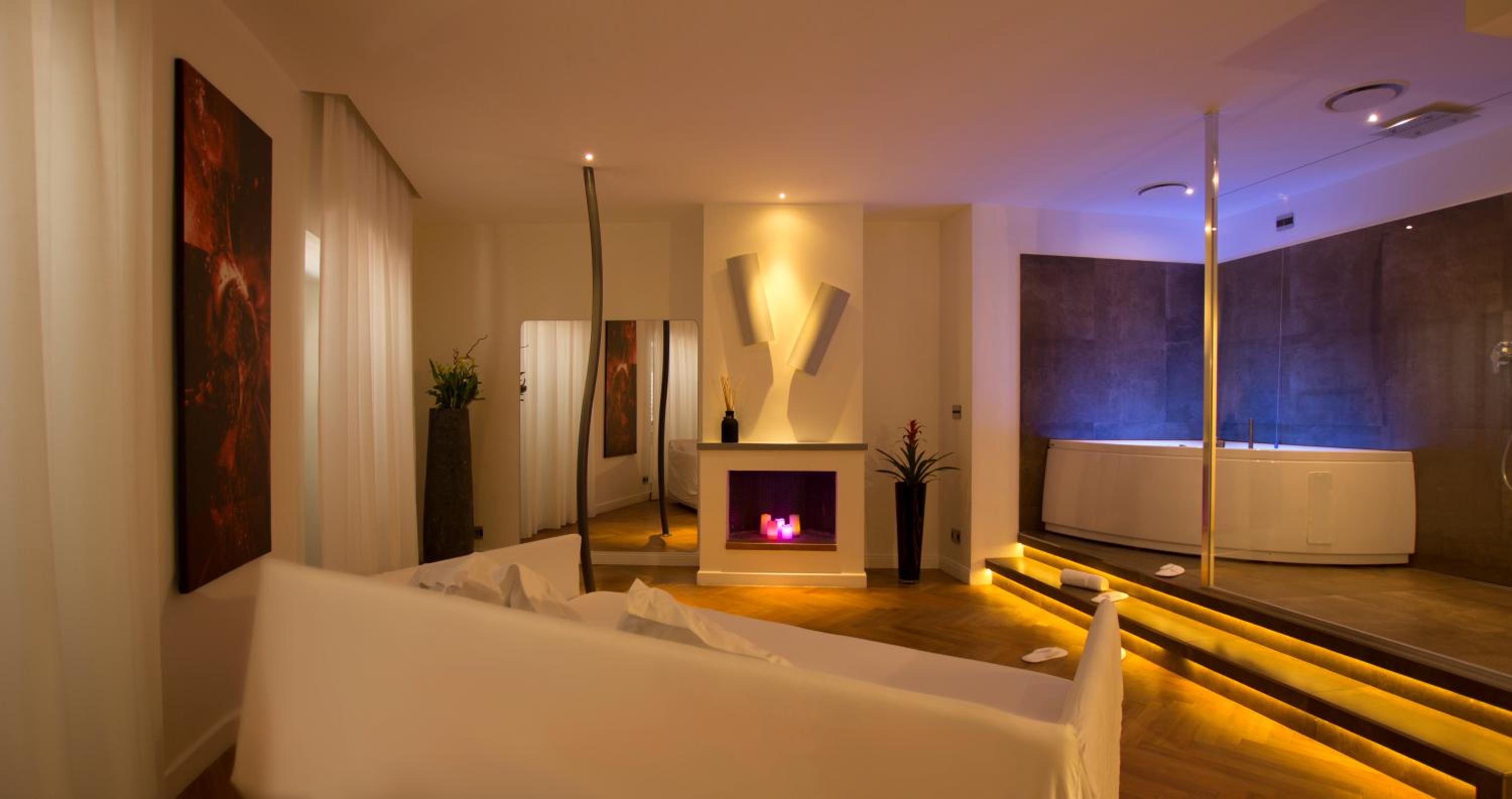 Royal Suite (2 Adults) photo 1