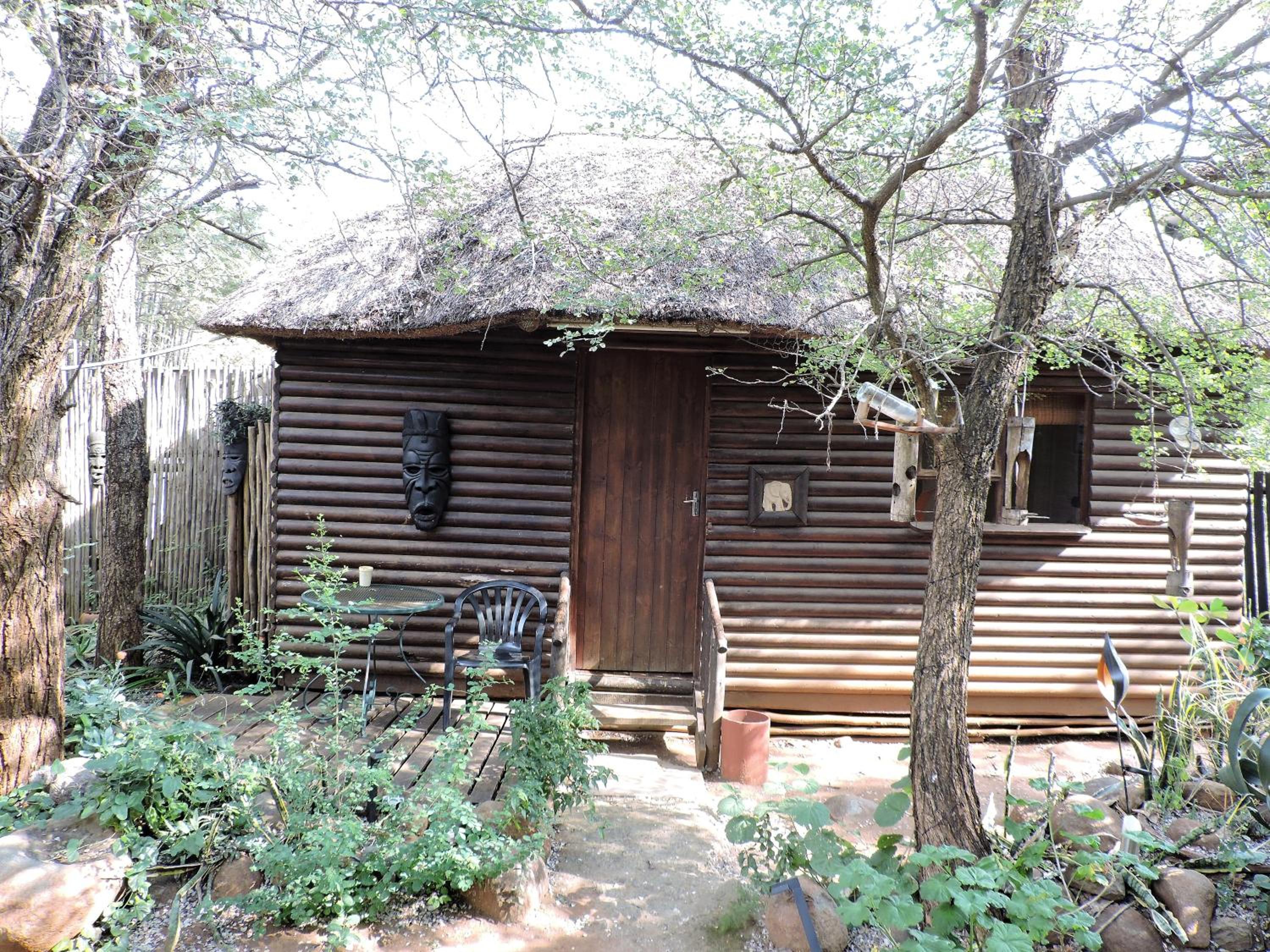 Deluxe Double Room with Shower - Photo 4