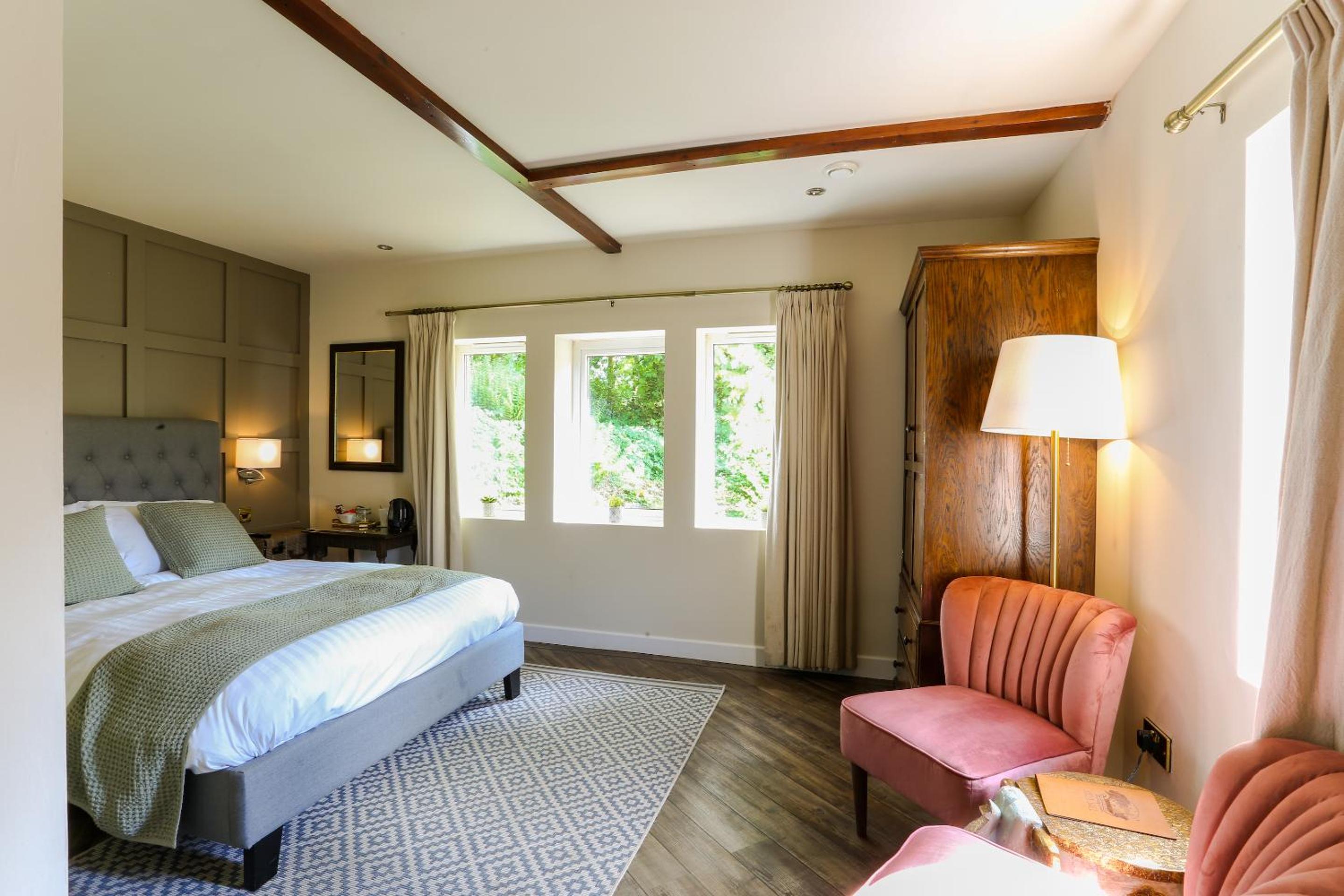 Deluxe Double Room with River View photo 3