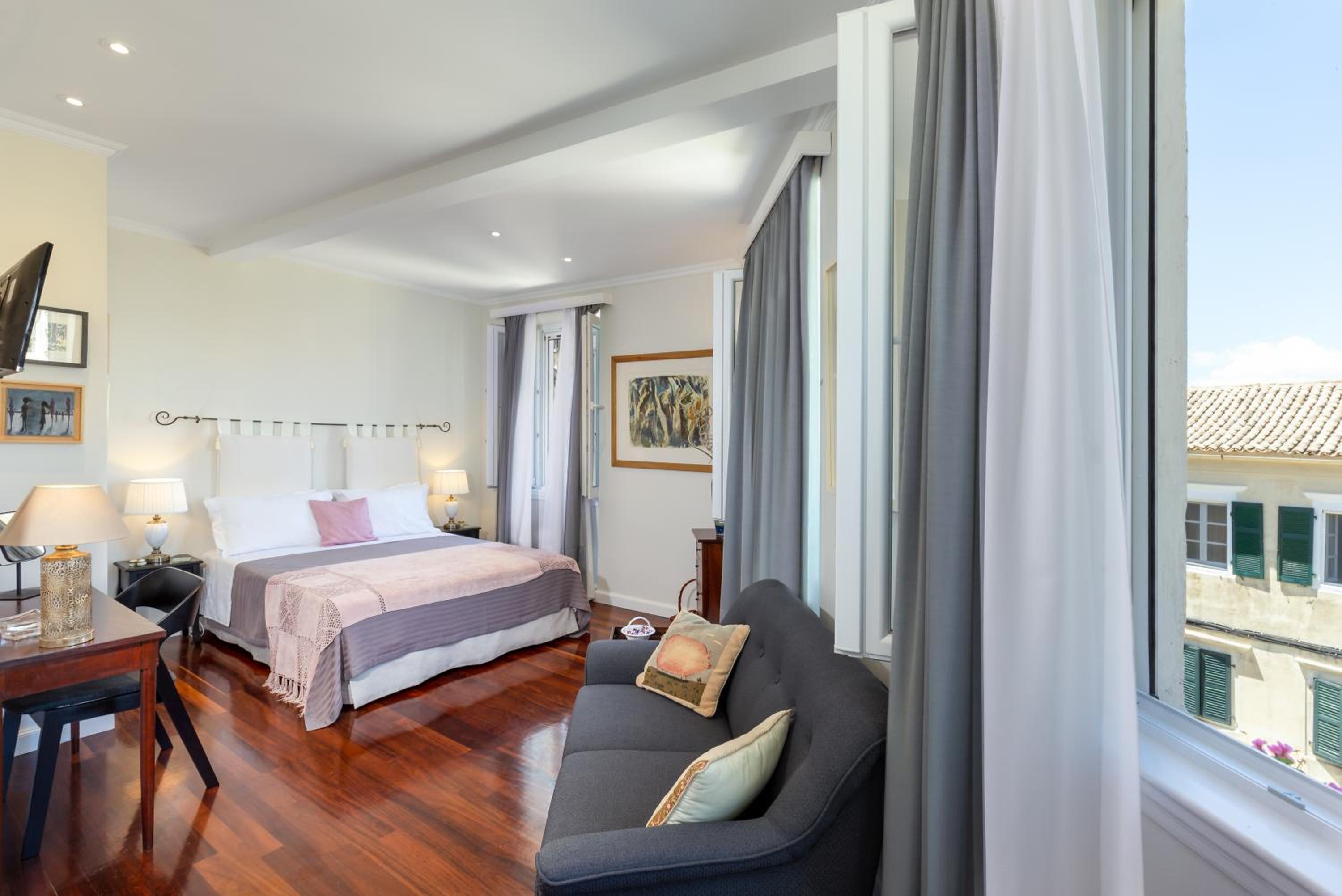 Studio Apartment photo 1