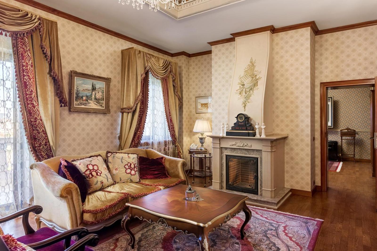 Royal Suite photo 1