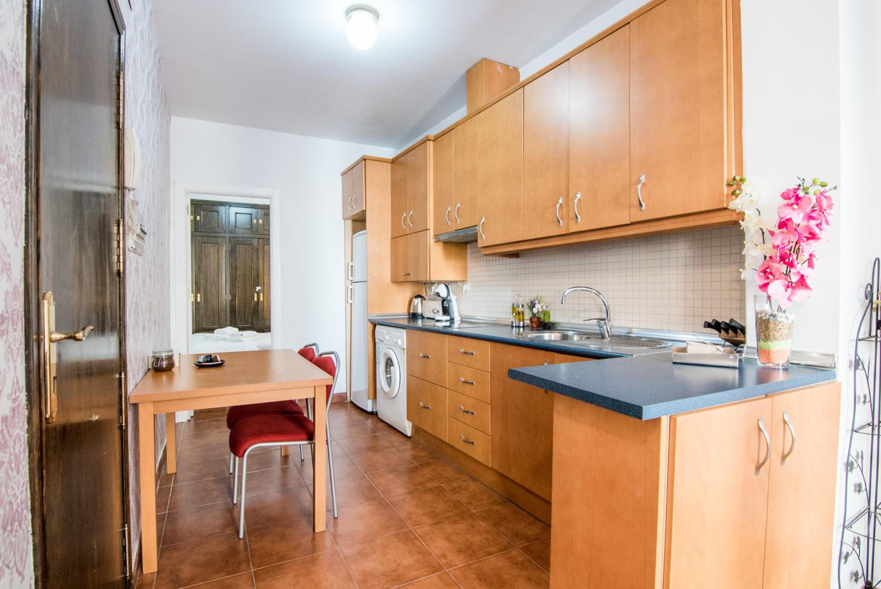 One-Bedroom Apartment - Photo 15