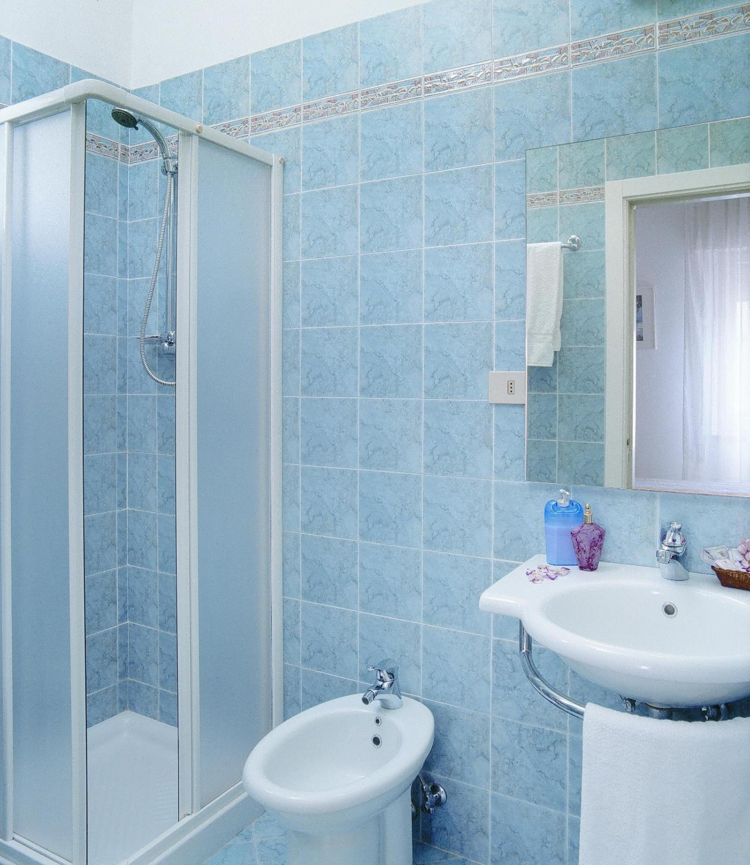 Double or Twin Room - Photo 2