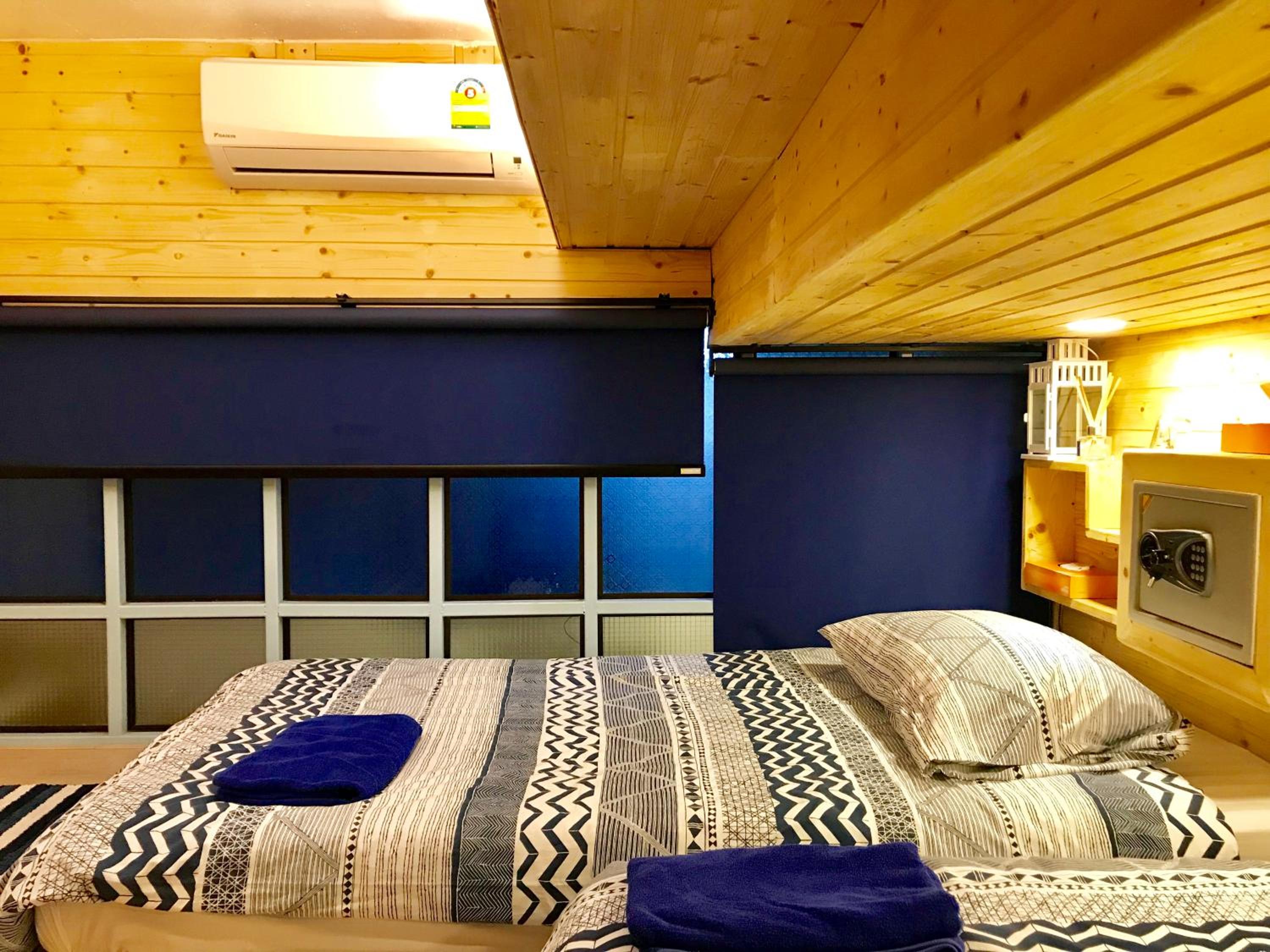 Twin Room with Shared Bathroom and Toilet (2 futons) photo 2