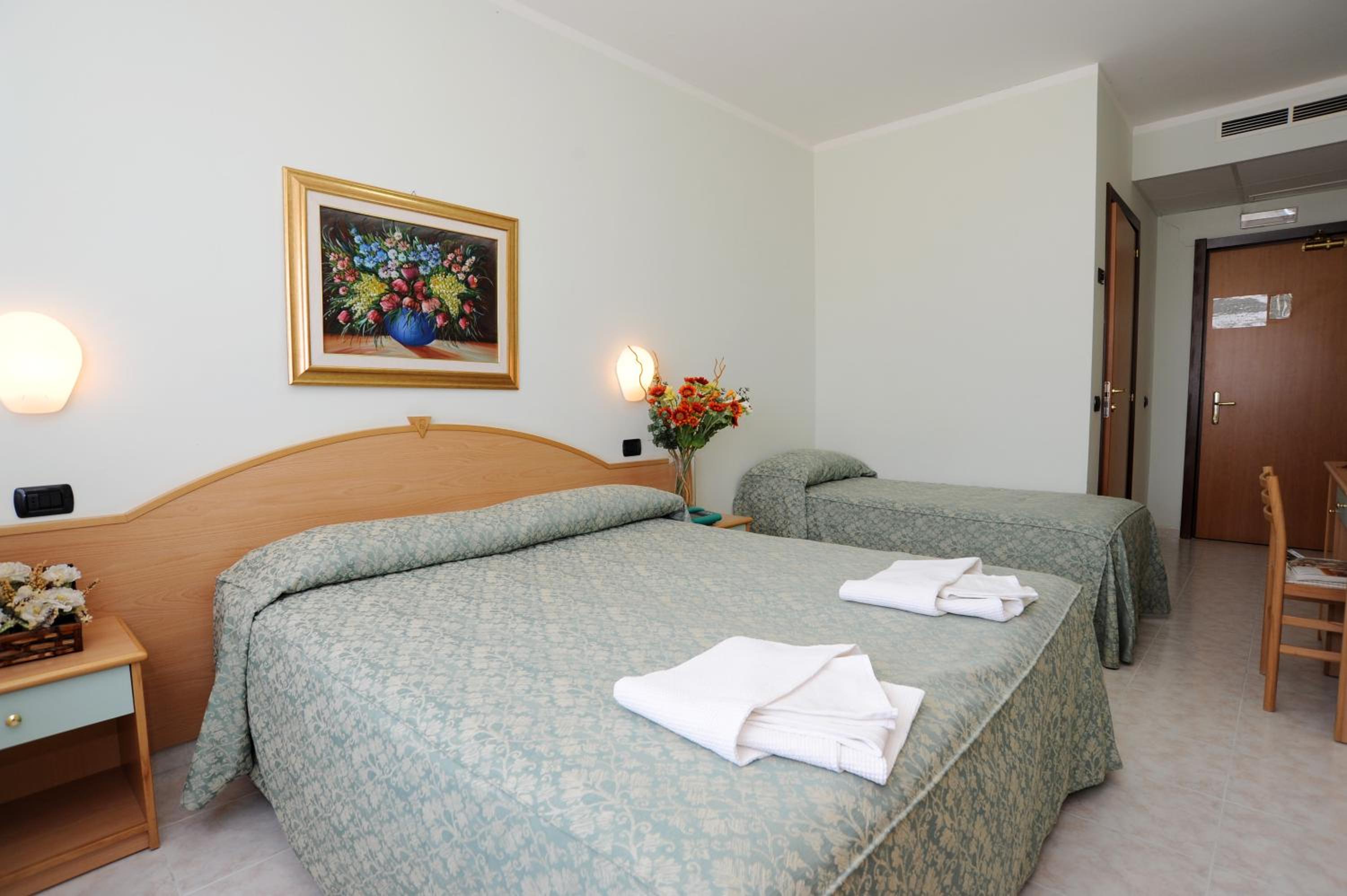 Triple Room photo 3